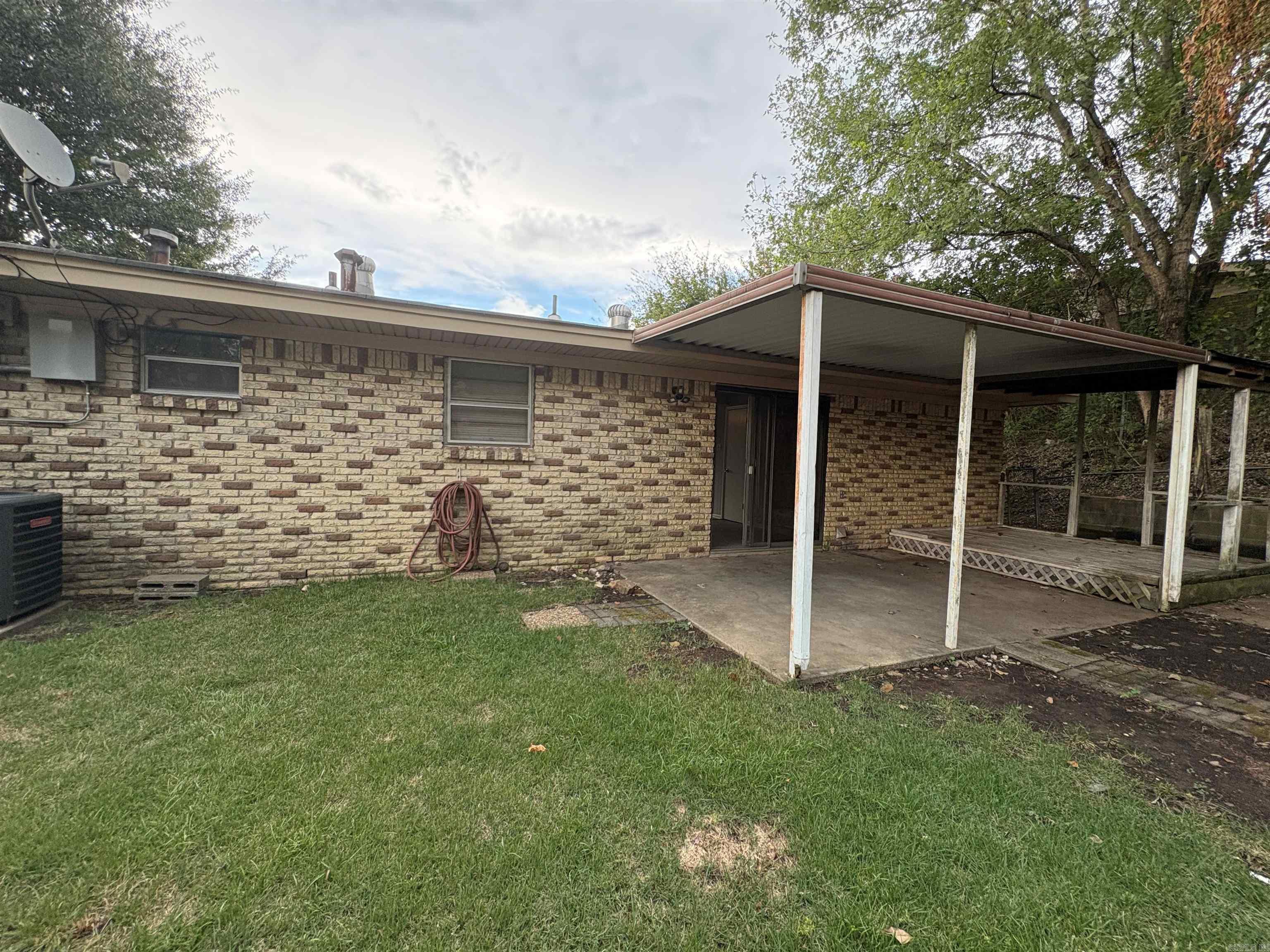 427 Sierra Madre Drive Property Photo 14
