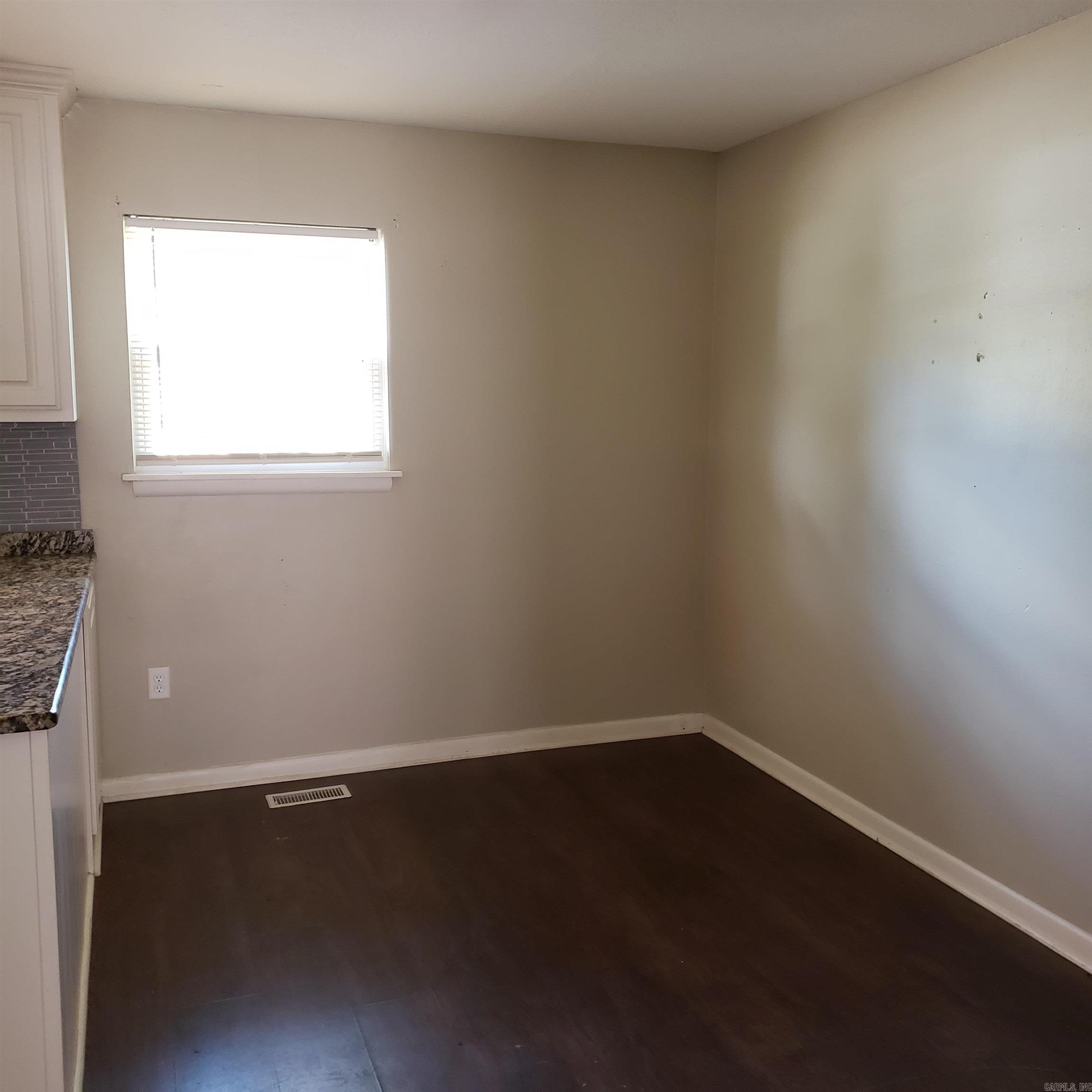 5324 Chandler Street Property Photo 4
