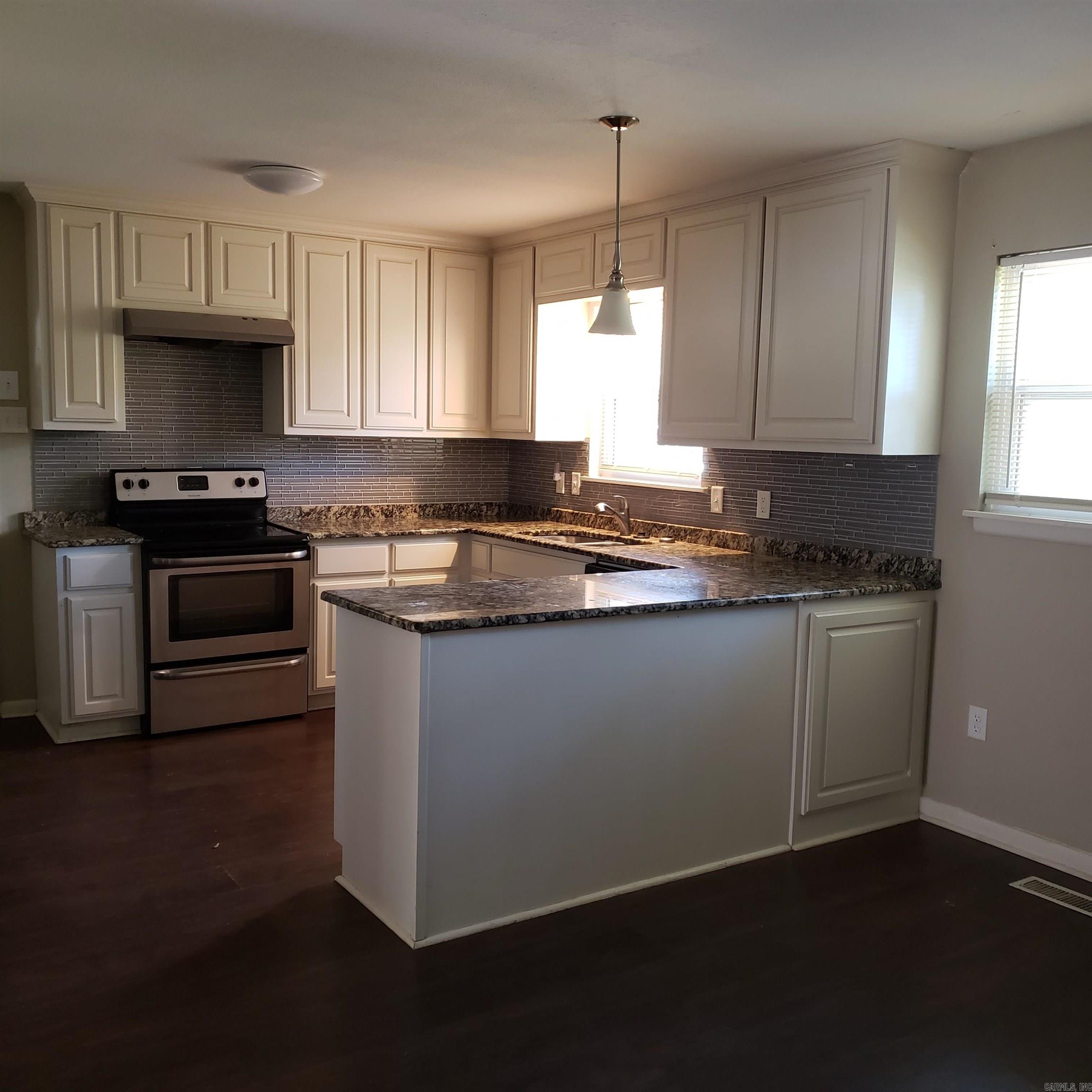 5324 Chandler Street Property Photo 6