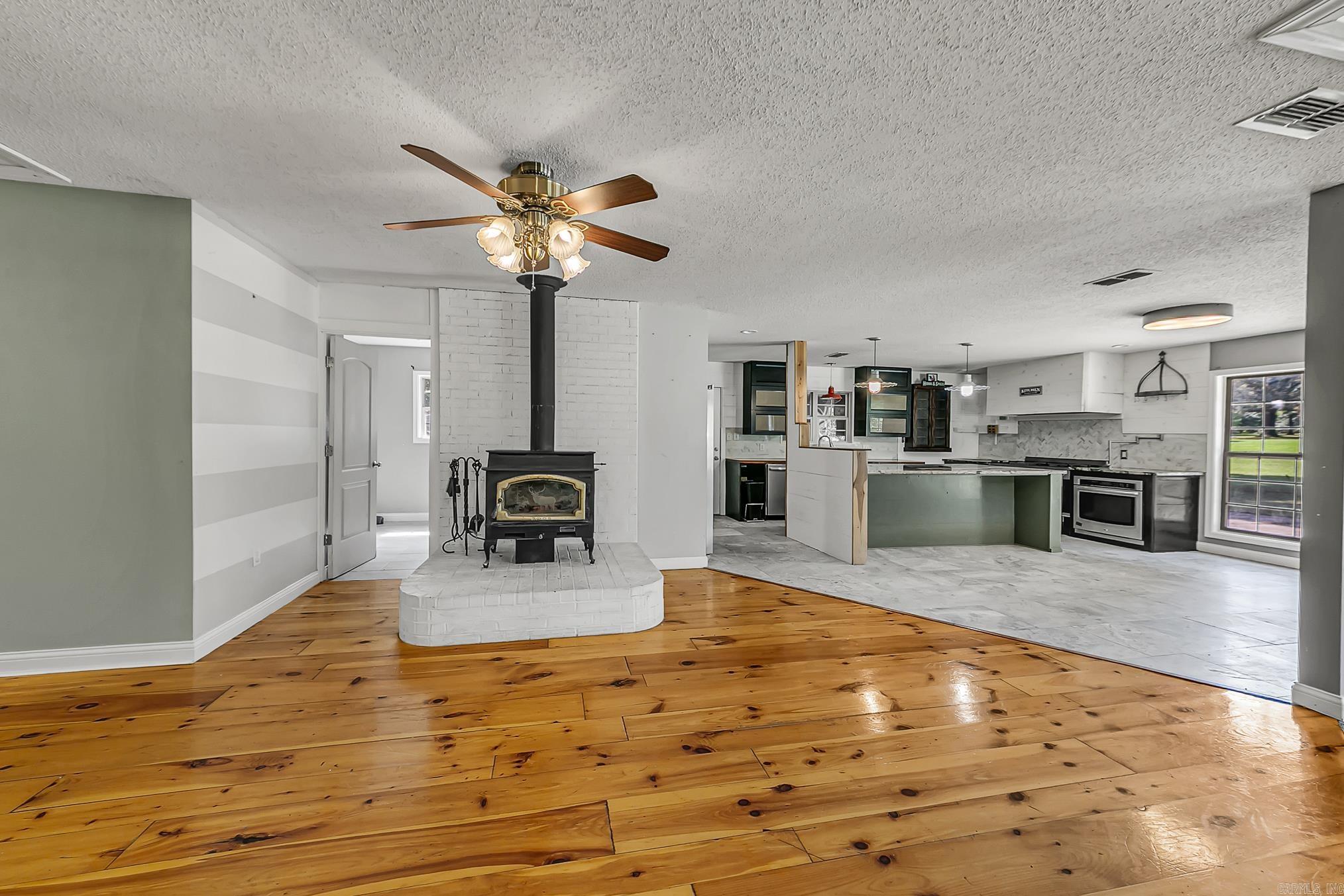 85 Williamsburg Cove Property Photo 5