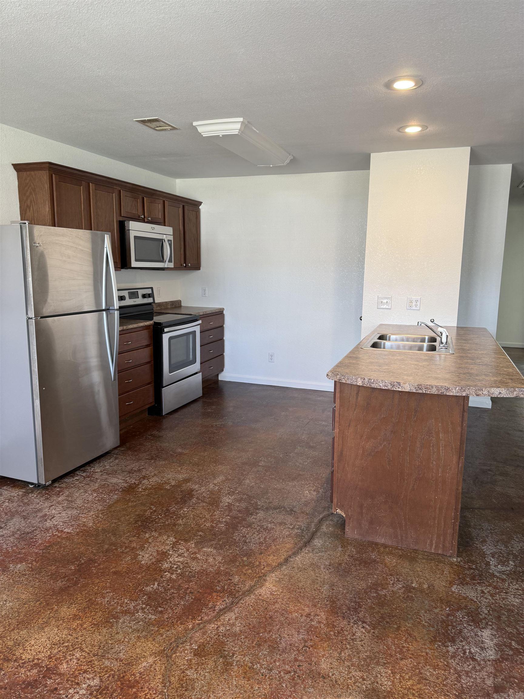 404 Allyson Drive Property Photo 4