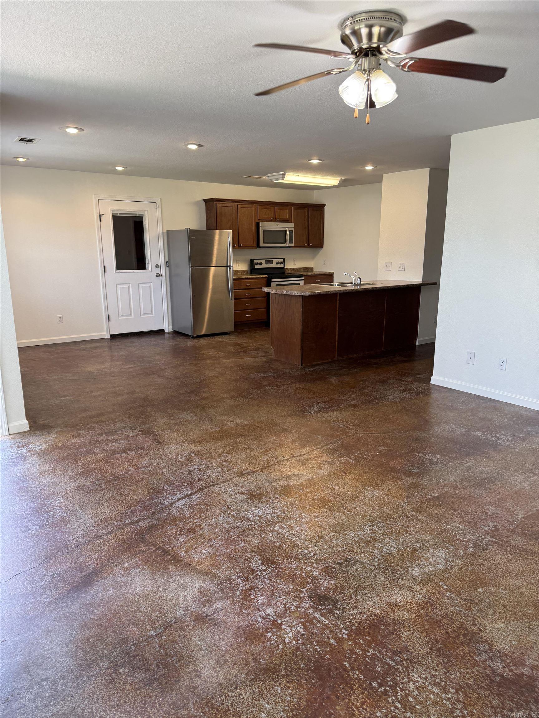 404 Allyson Drive Property Photo 6