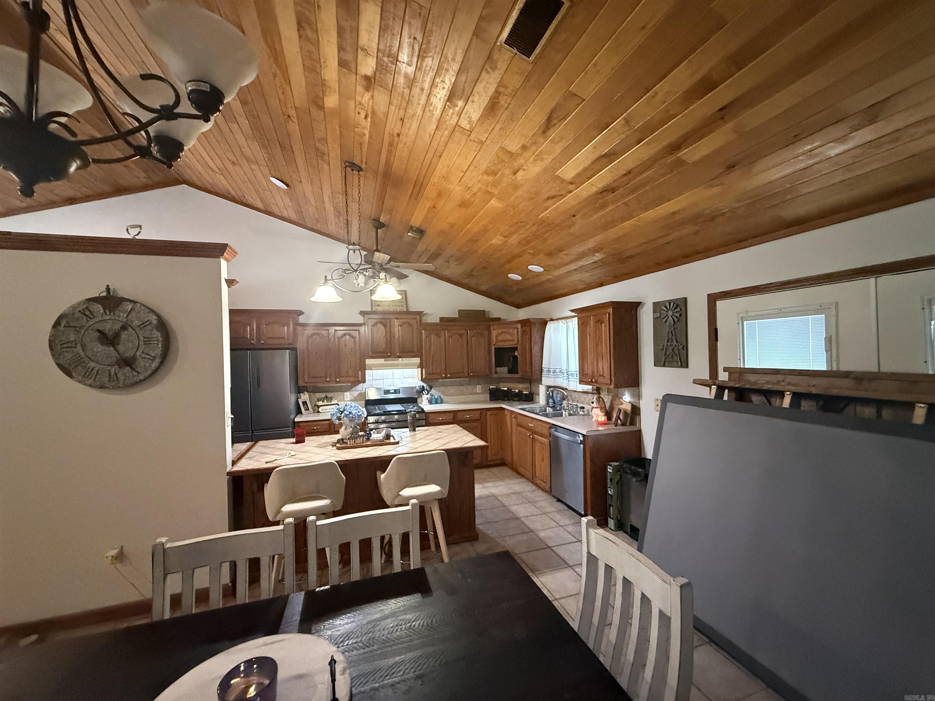170 Roetzel Road Property Photo 8