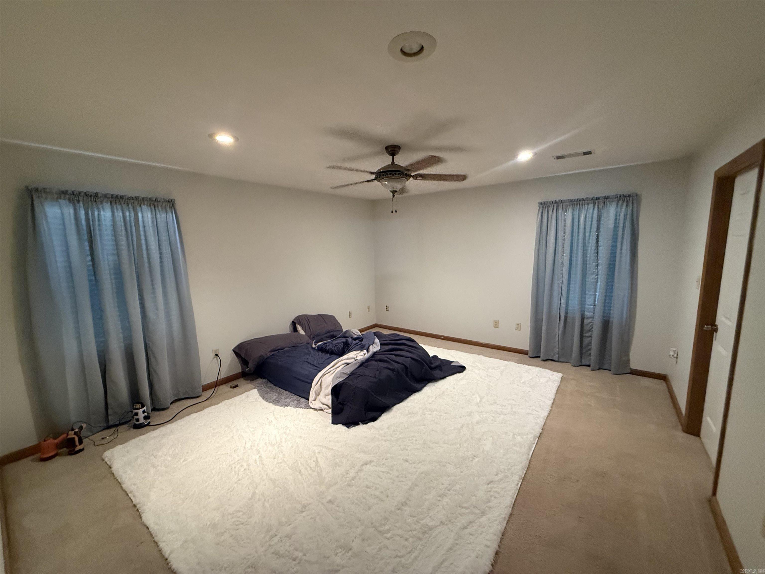 170 Roetzel Road Property Photo 13