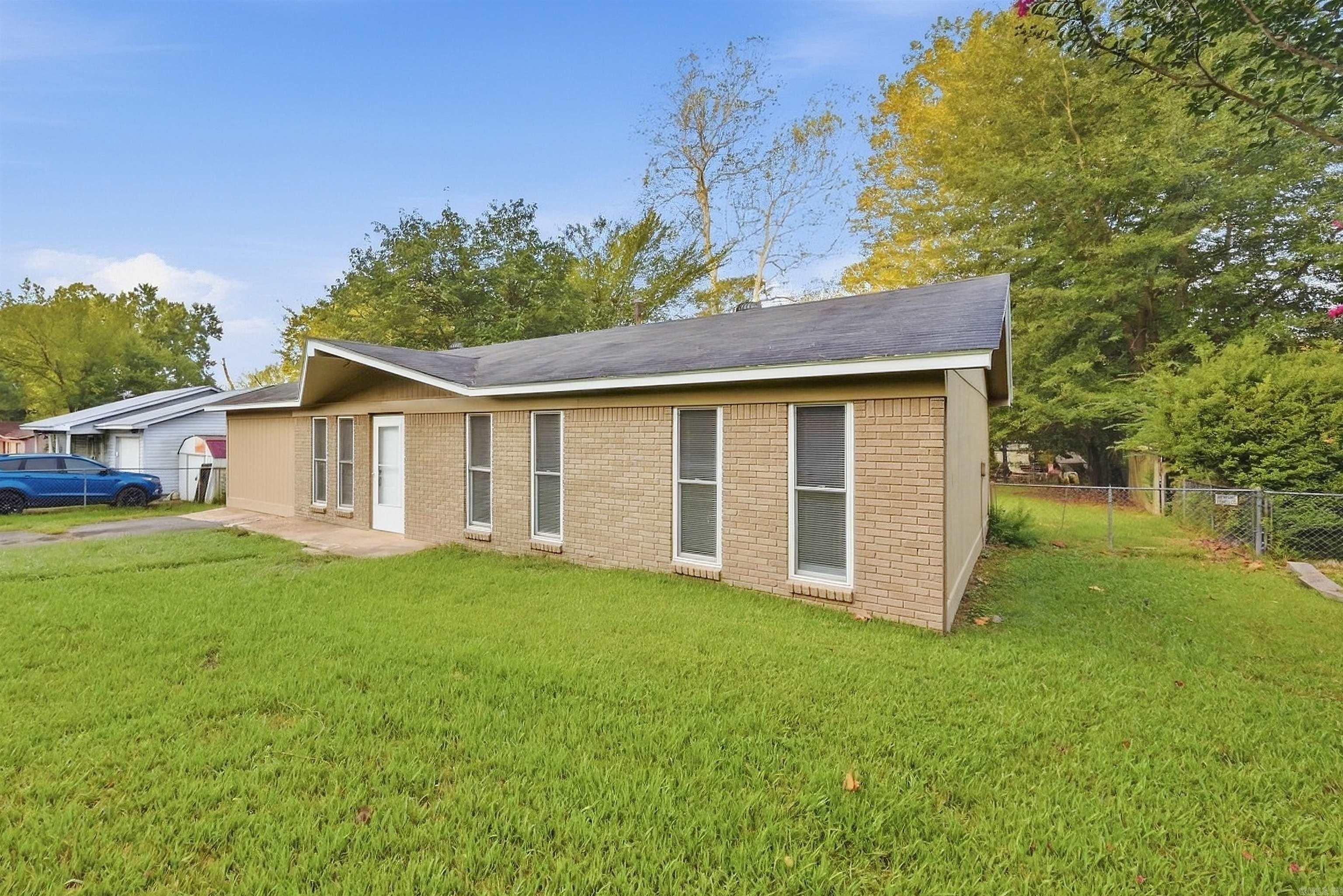 21 Compass Point Street Property Photo 2