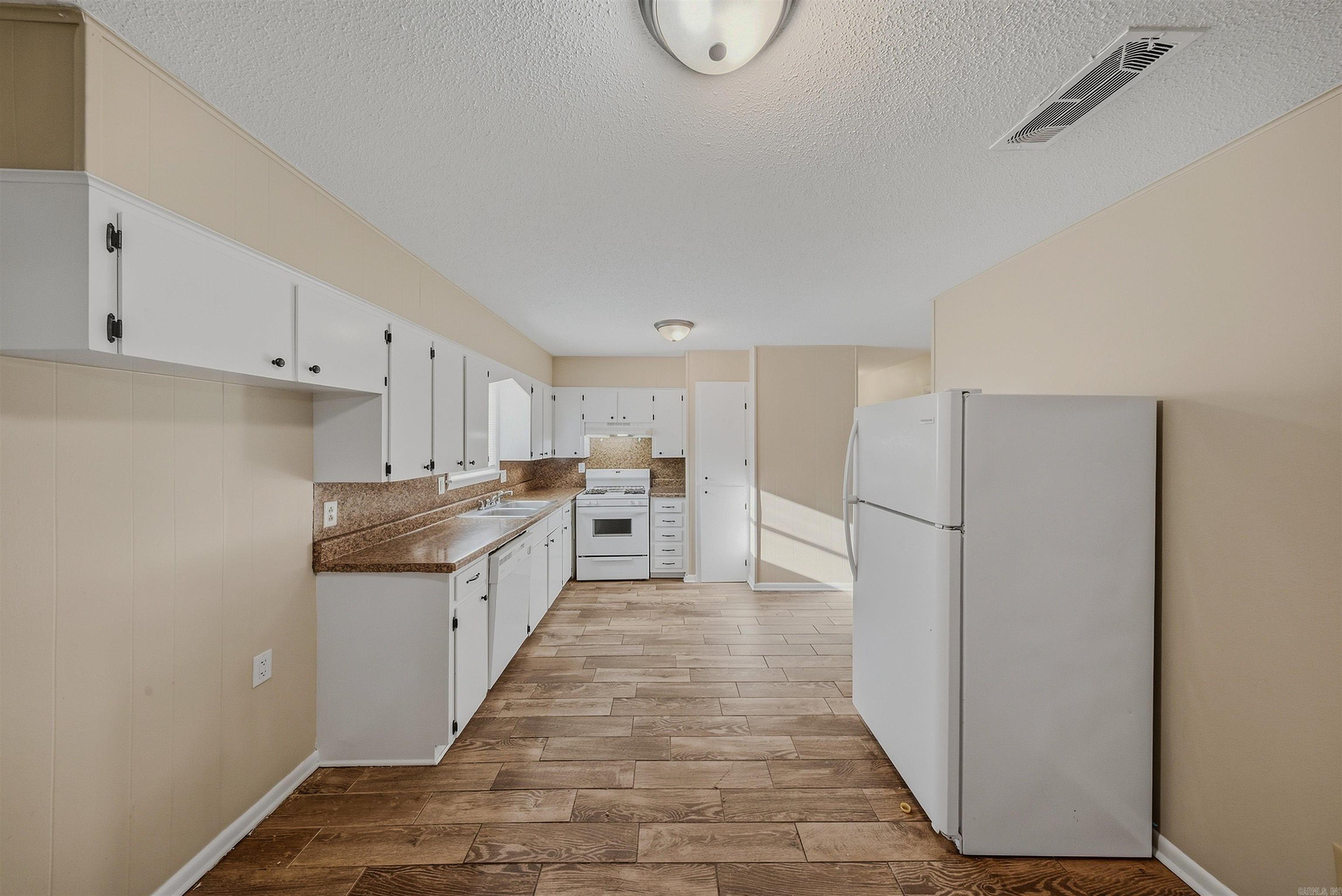 21 Compass Point Street Property Photo 7