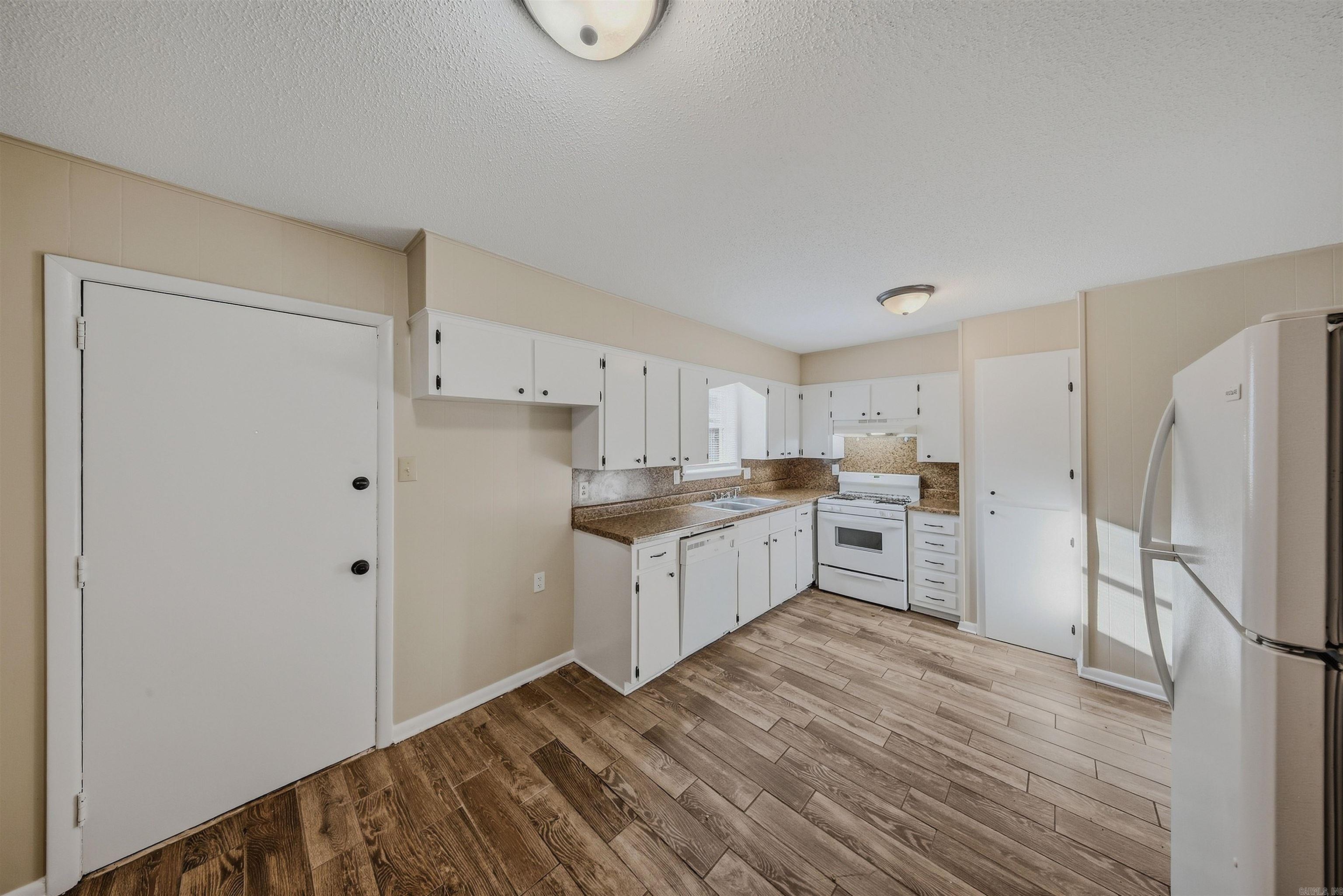 21 Compass Point Street Property Photo 8