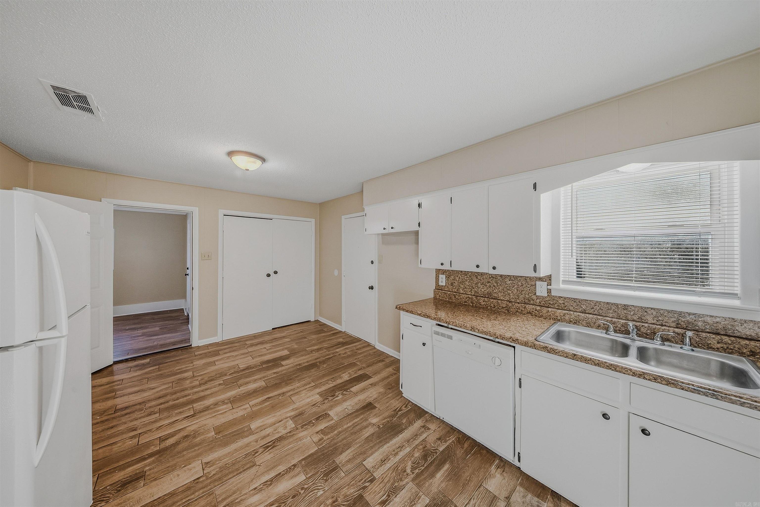 21 Compass Point Street Property Photo 10