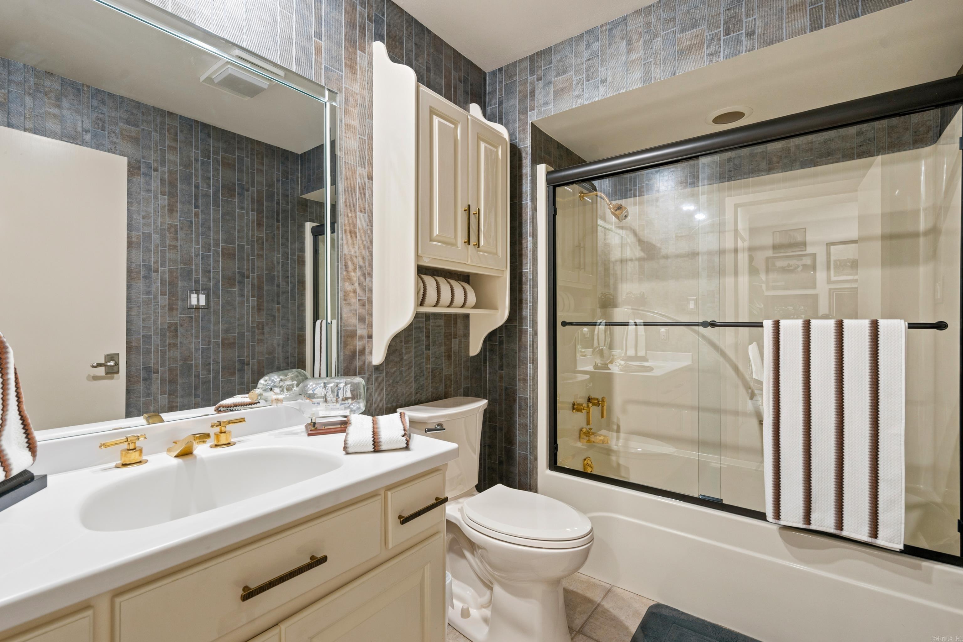 5000 Central Avenue D18 Property Photo 20