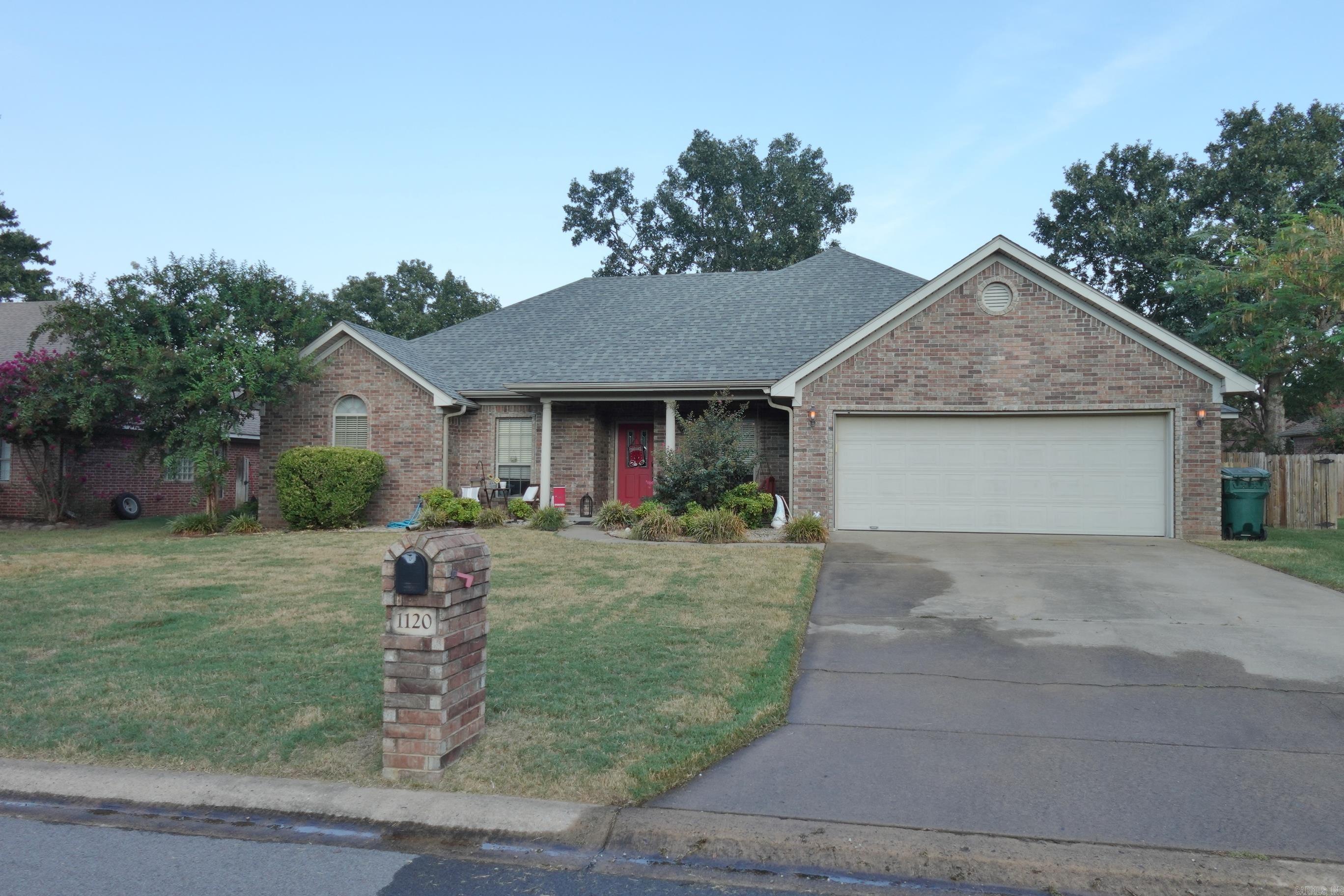 1120 Spatz Circle Property Photo 2