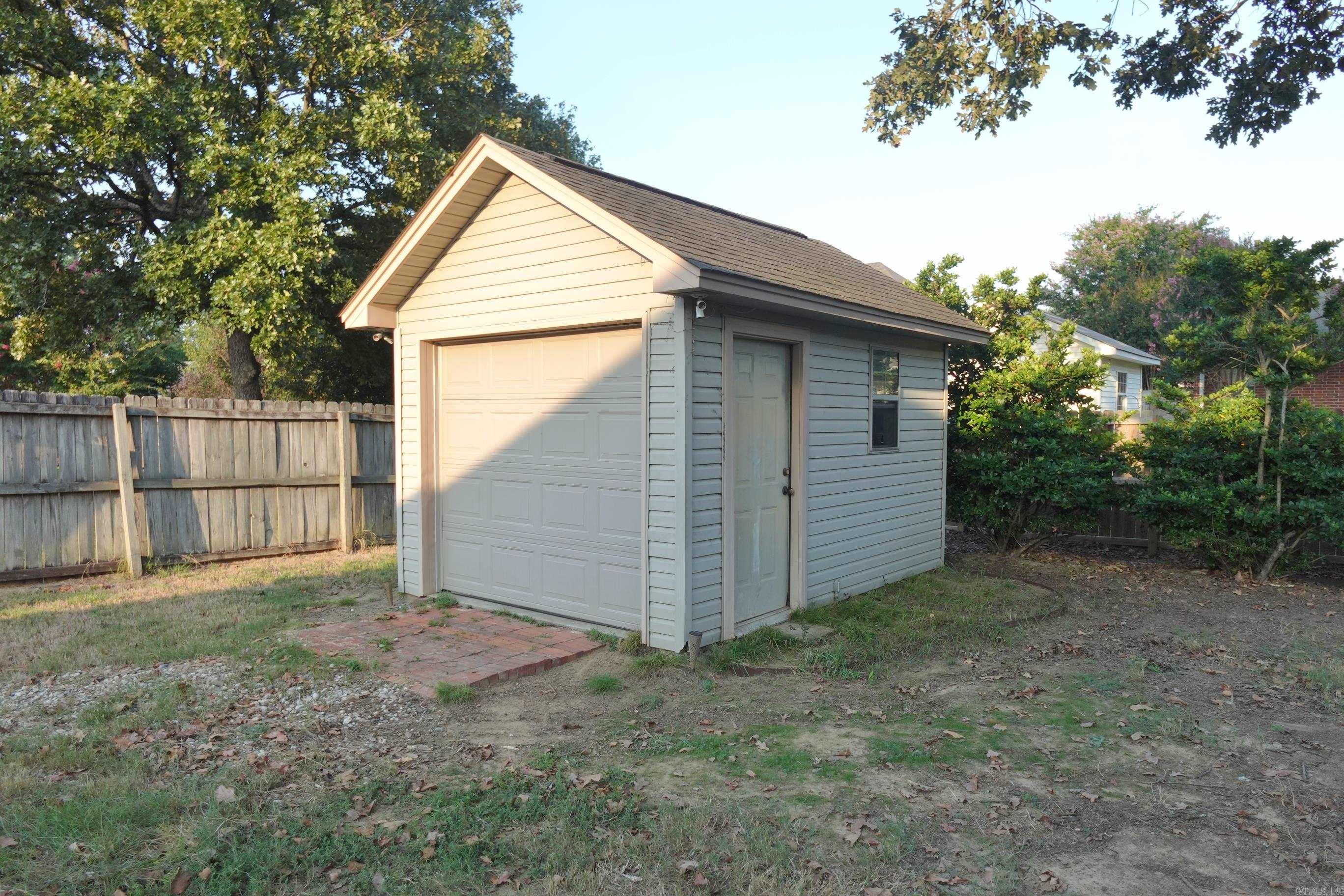 1120 Spatz Circle Property Photo 48