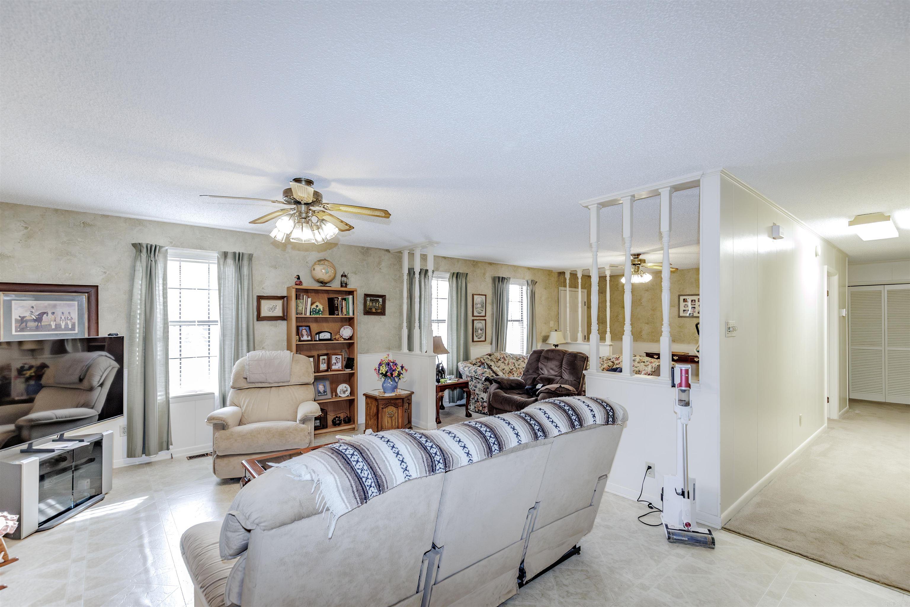 3438 W Highway 60 Property Photo 12