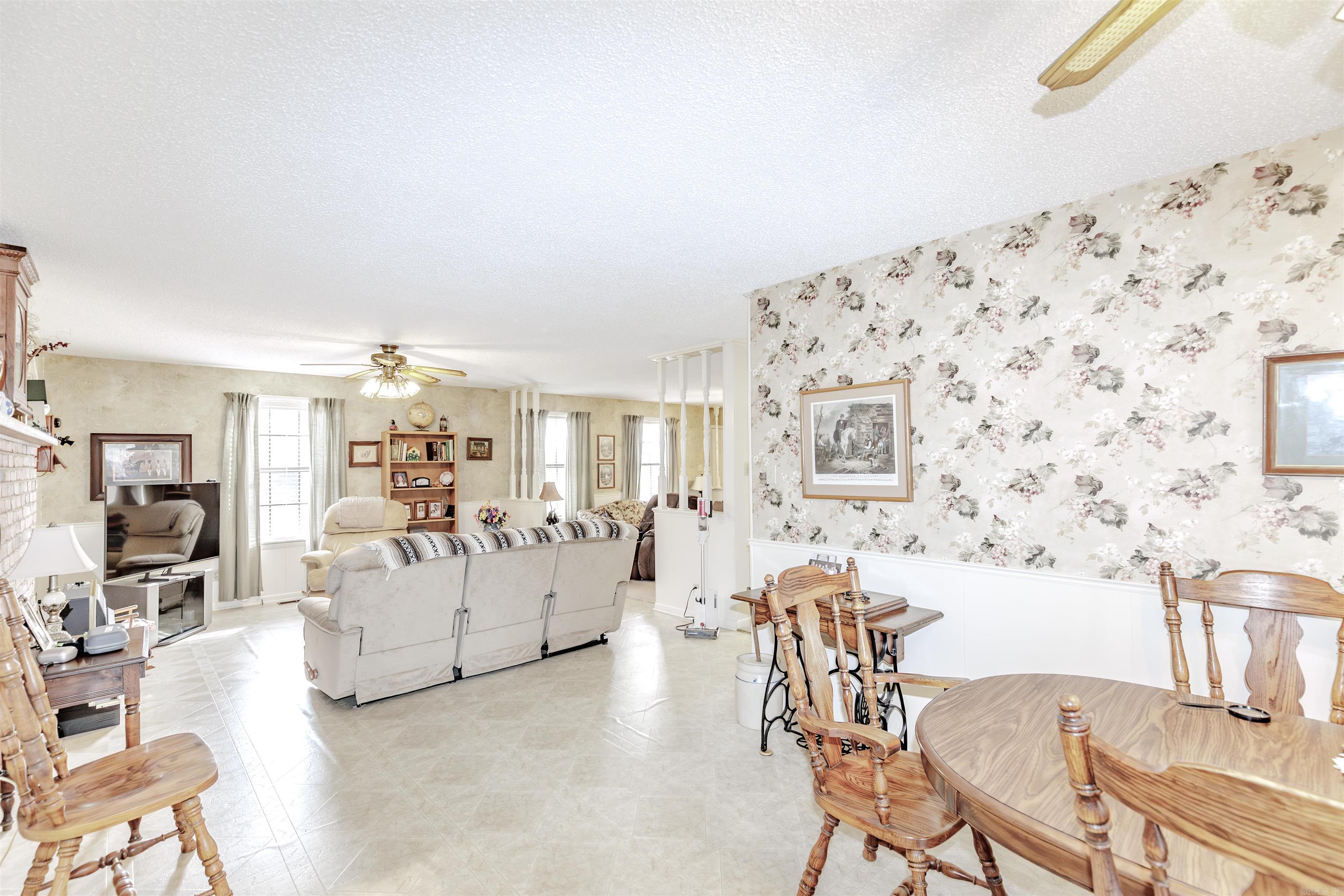 3438 W Highway 60 Property Photo 14