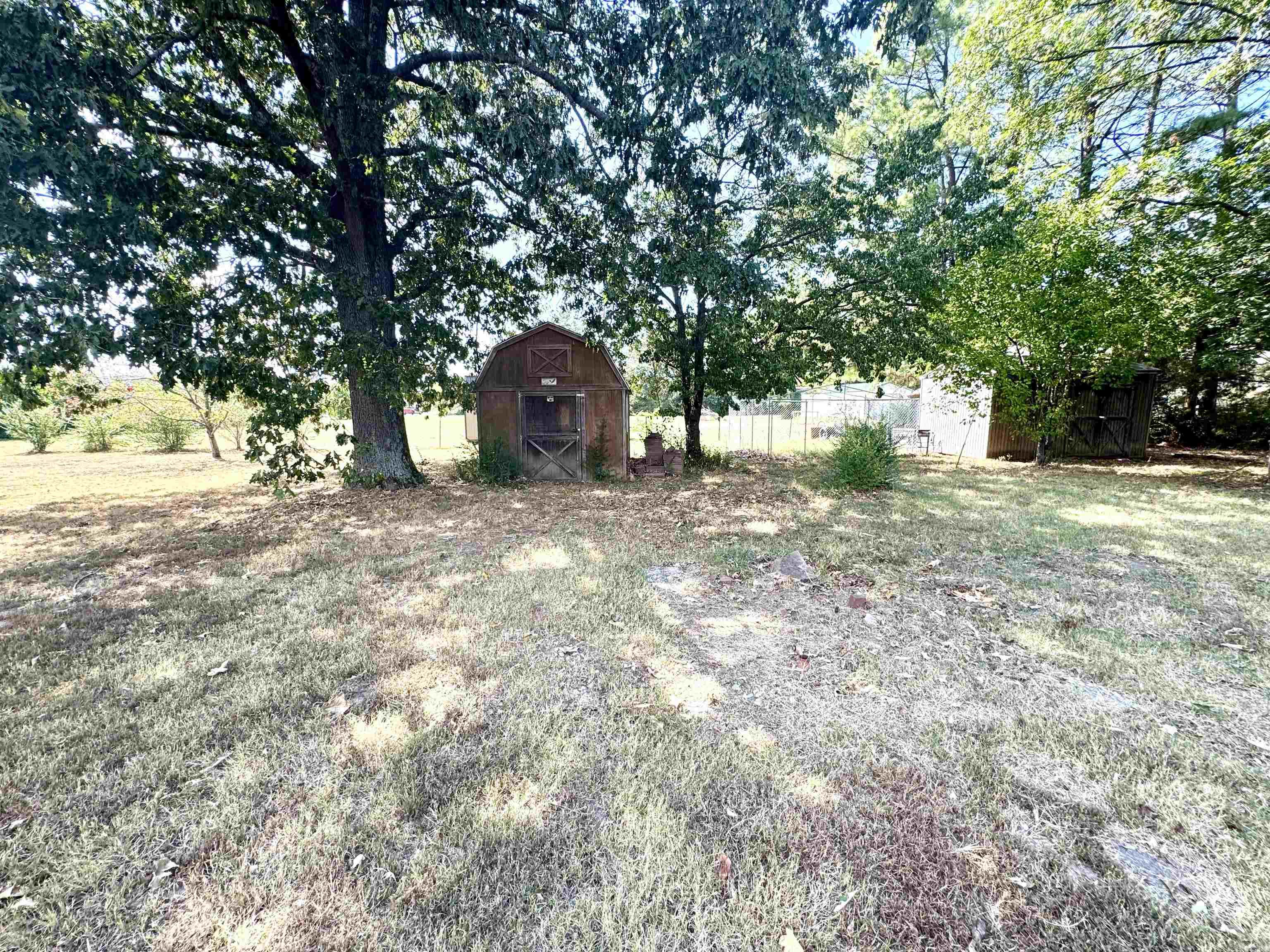 103 N Oak Property Photo 12
