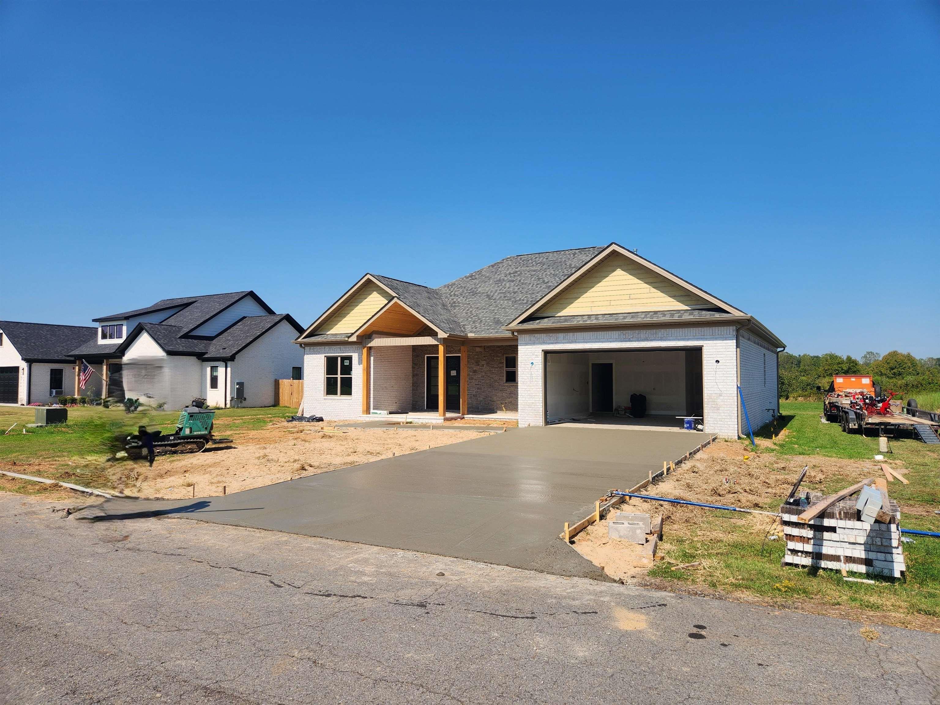 695 Mound View Drive Property Photo 1