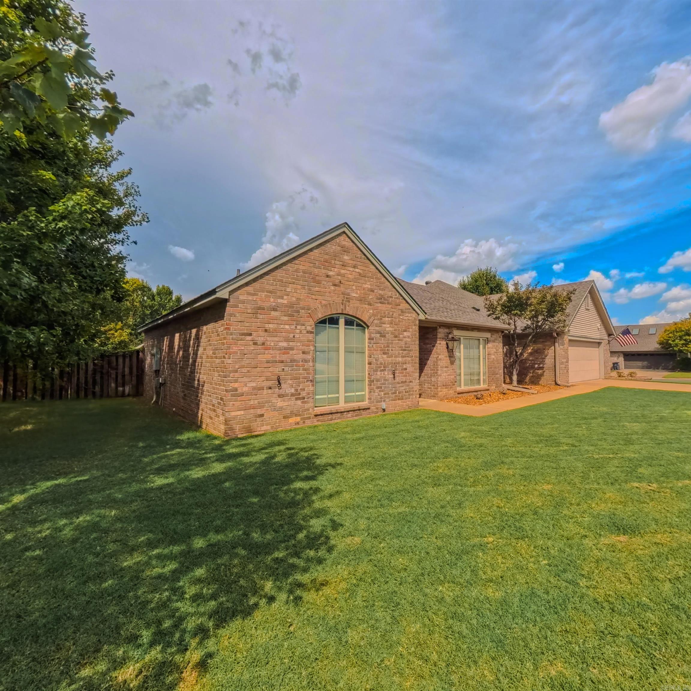 12 Meadowview Dr. Property Photo 5