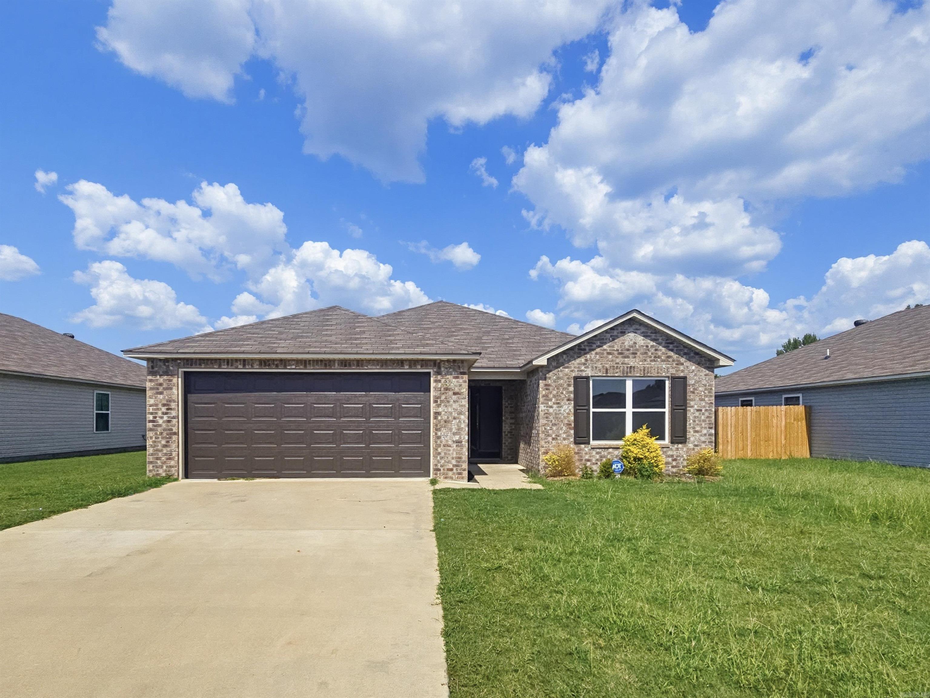 37 Sunny Oak Trail Property Photo 1