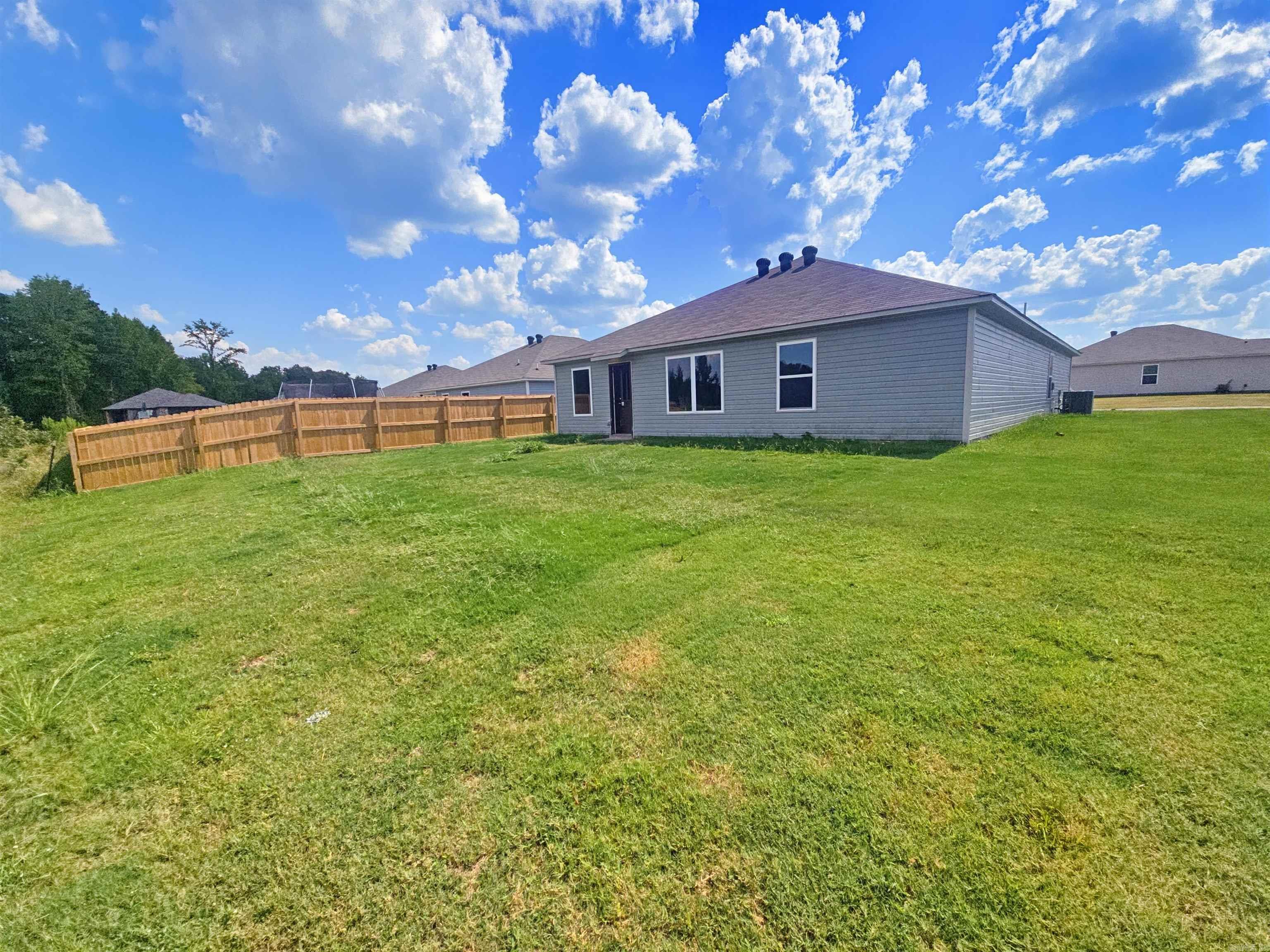 37 Sunny Oak Trail Property Photo 2