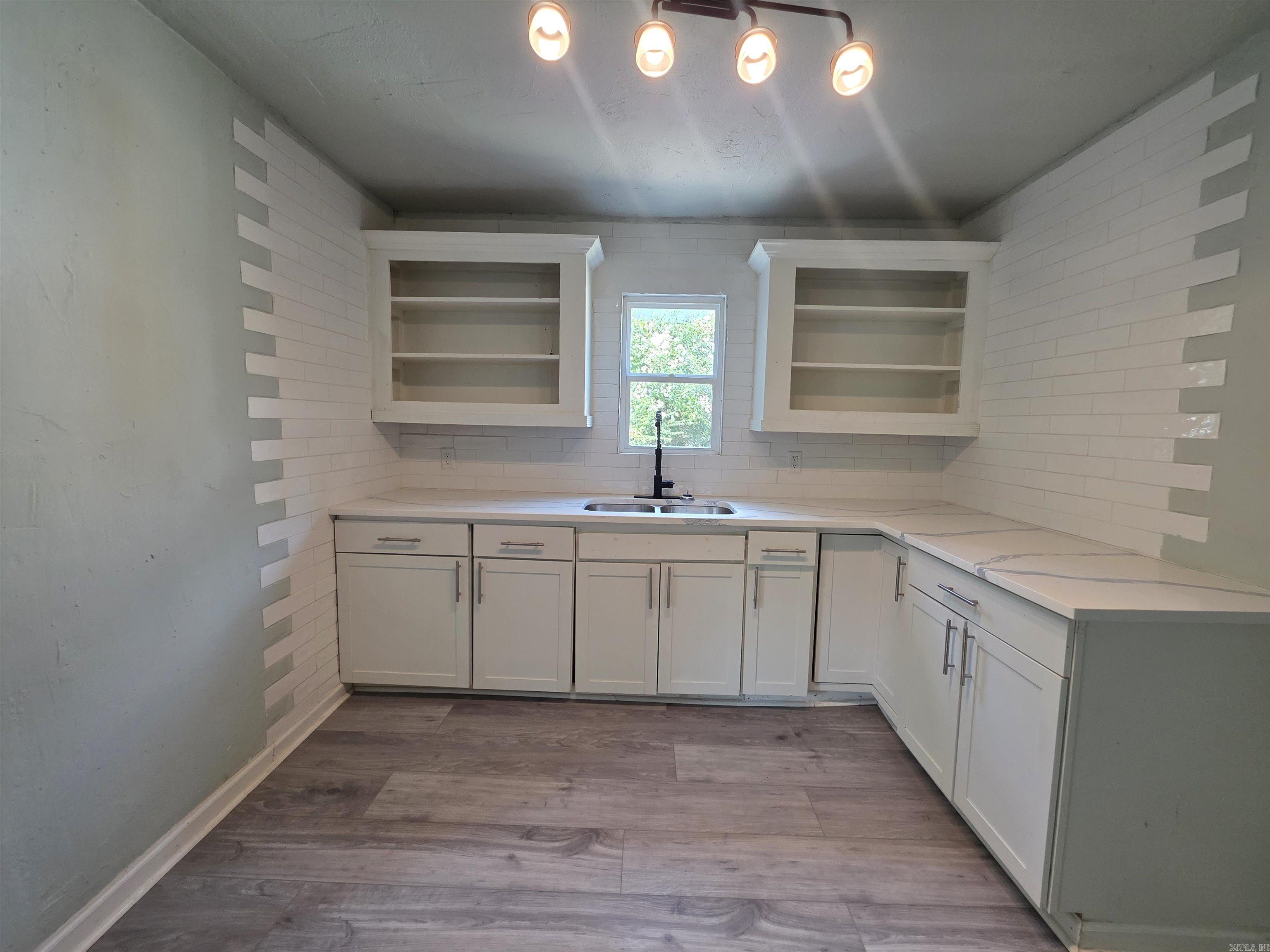 1819 Moss Street Property Photo 9