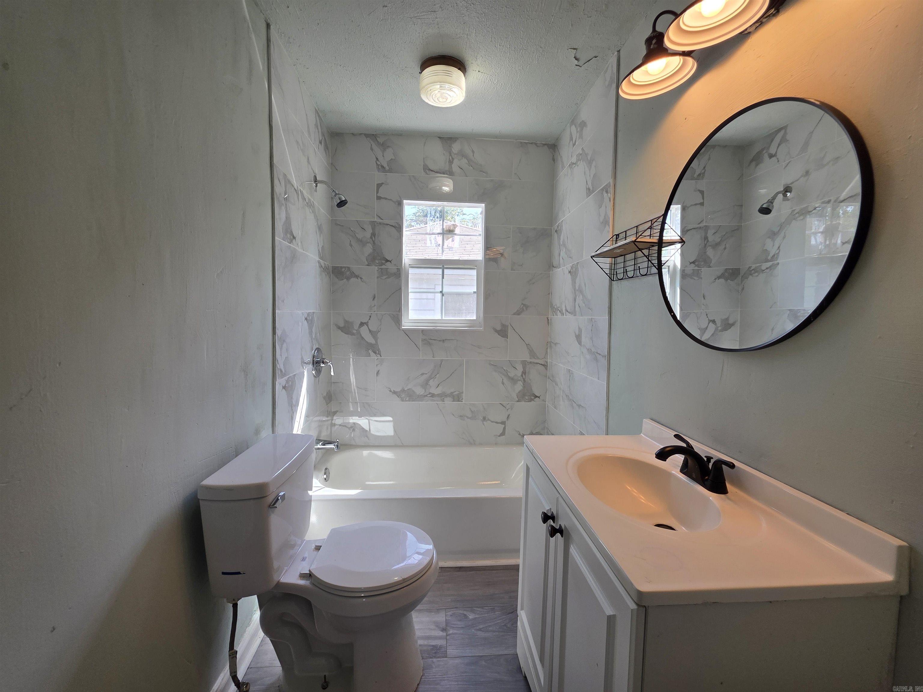 1819 Moss Street Property Photo 20