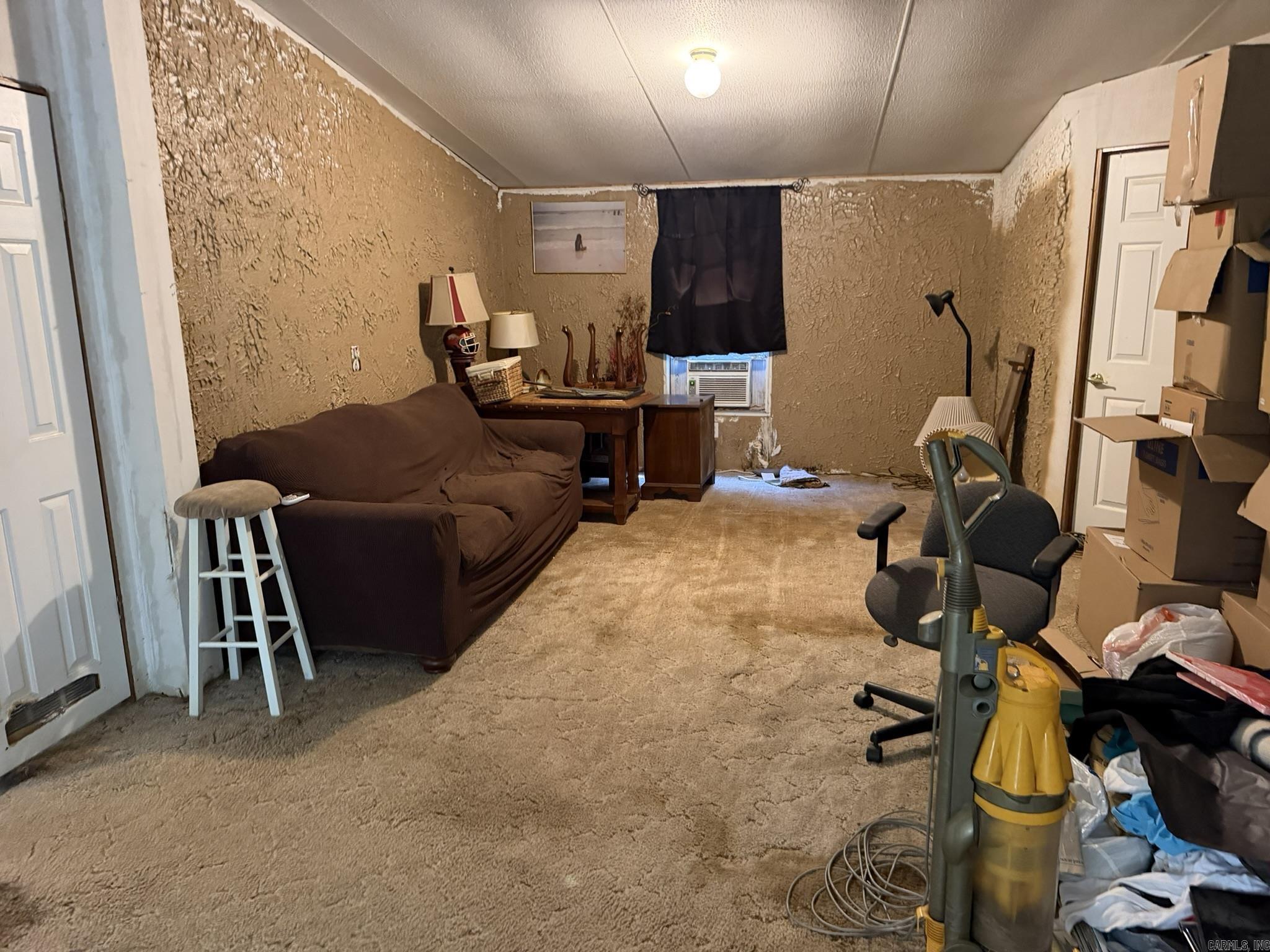14 E Navajo Trail Property Photo 14