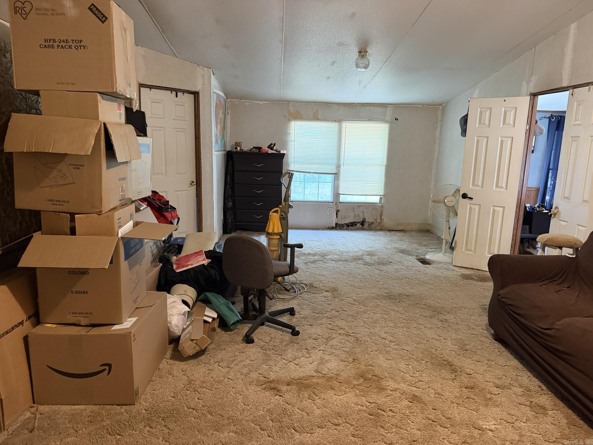 14 E Navajo Trail Property Photo 17