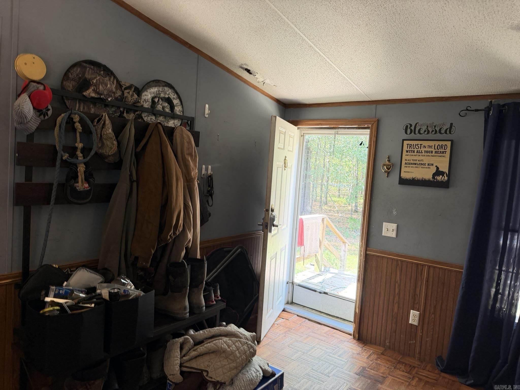 14 E Navajo Trail Property Photo 19