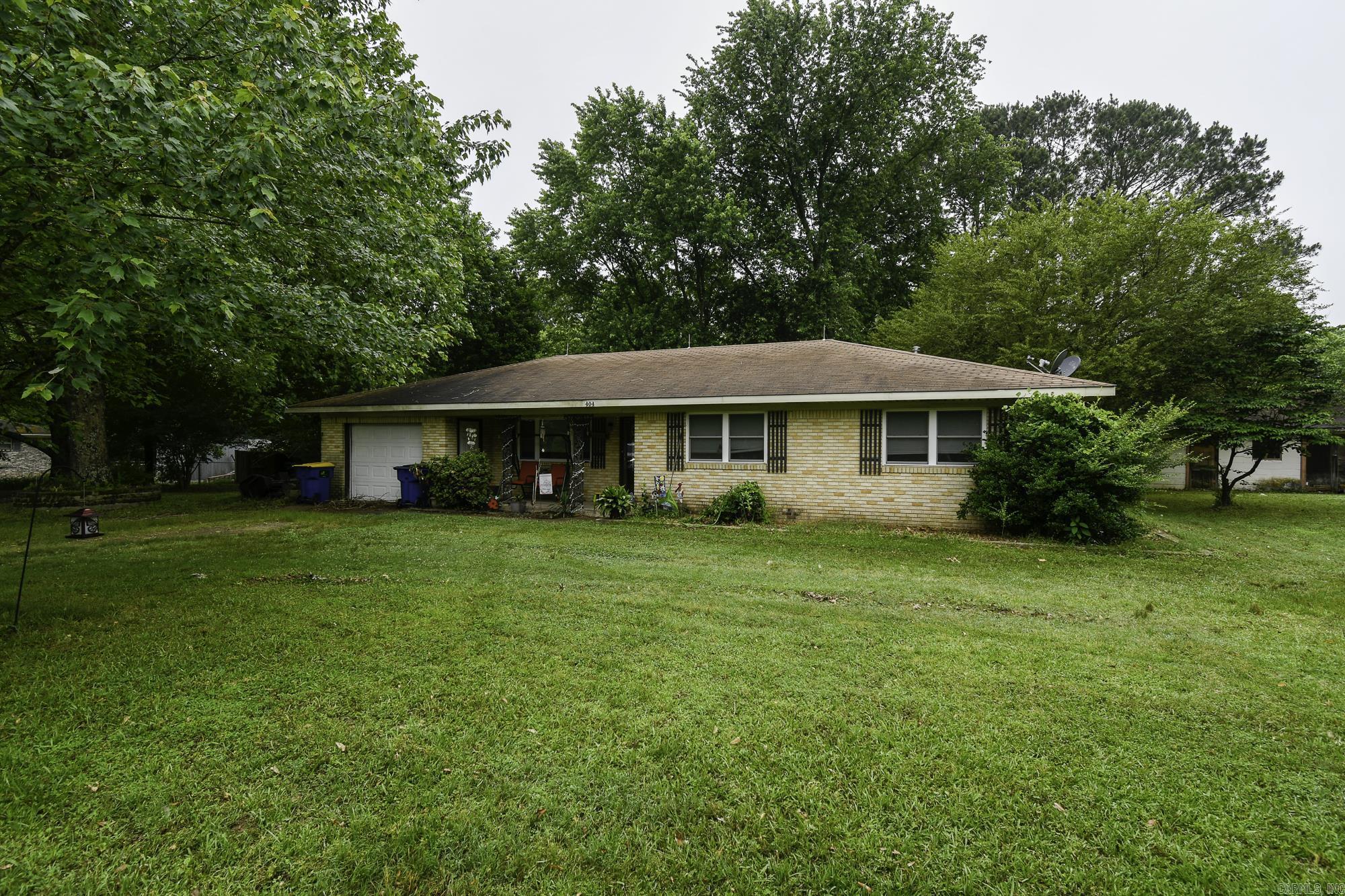 404 S Pine Street Property Photo 1