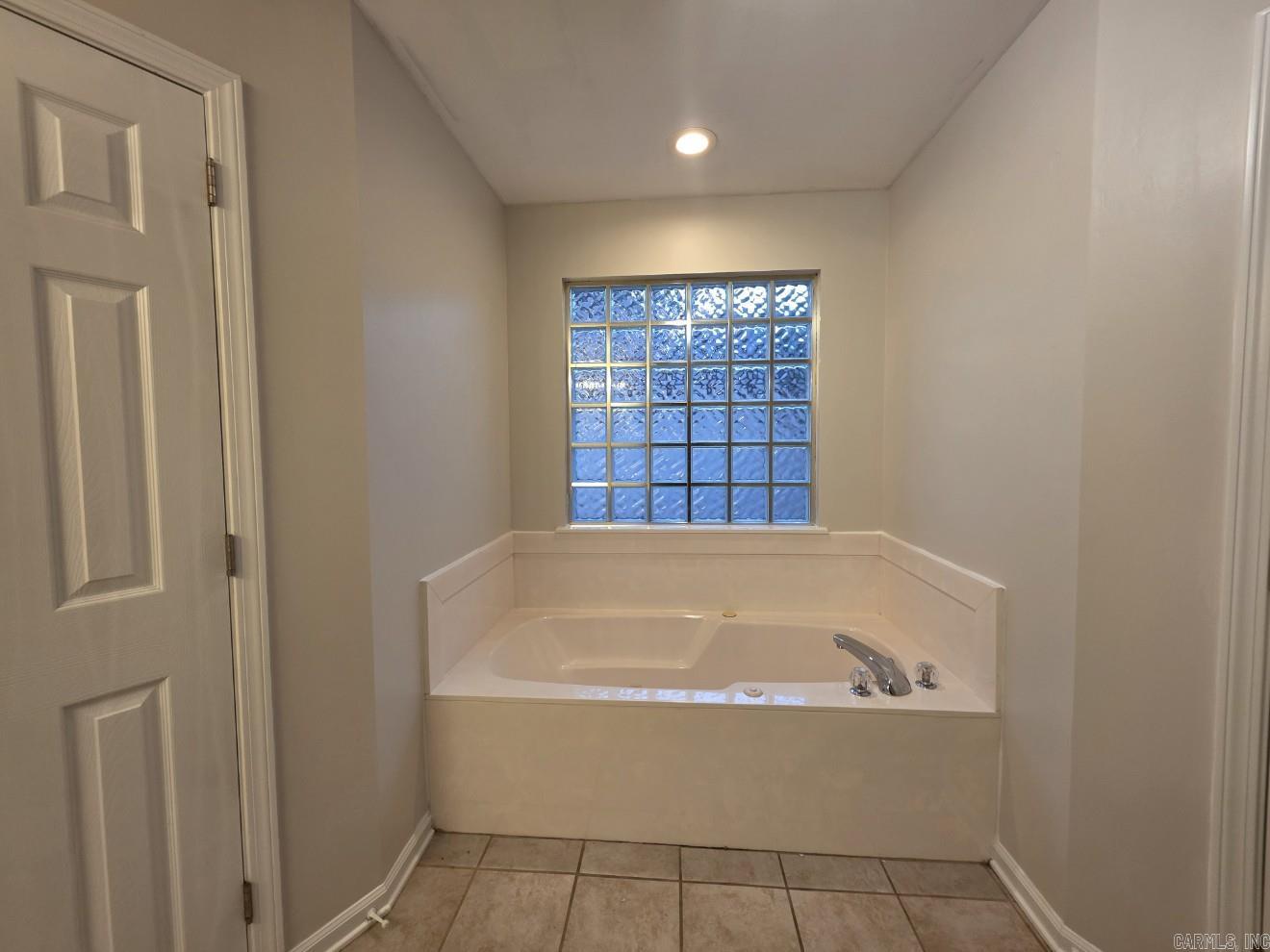 12512 Woodbury Drive Property Photo 13