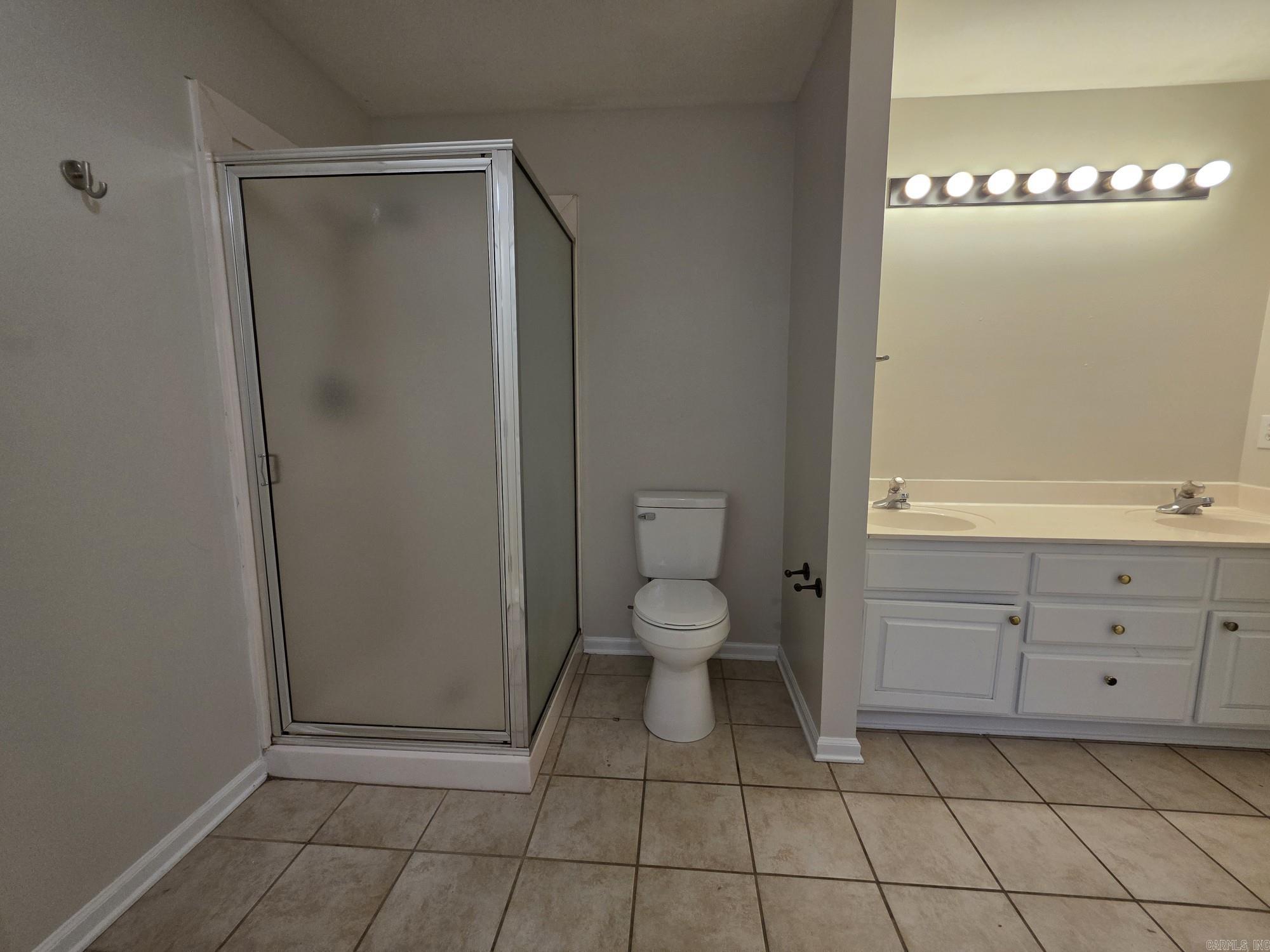 12512 Woodbury Drive Property Photo 15