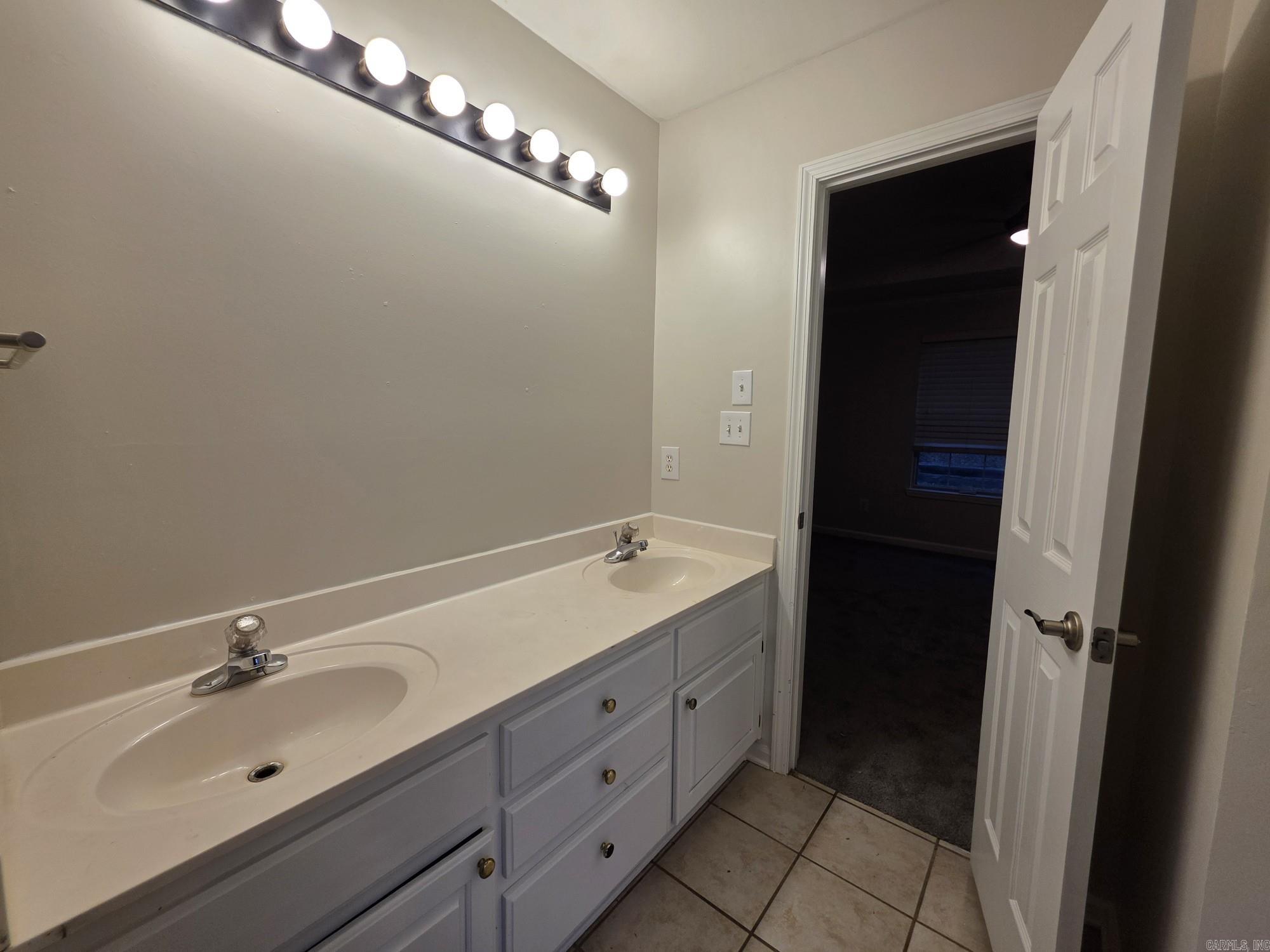 12512 Woodbury Drive Property Photo 17