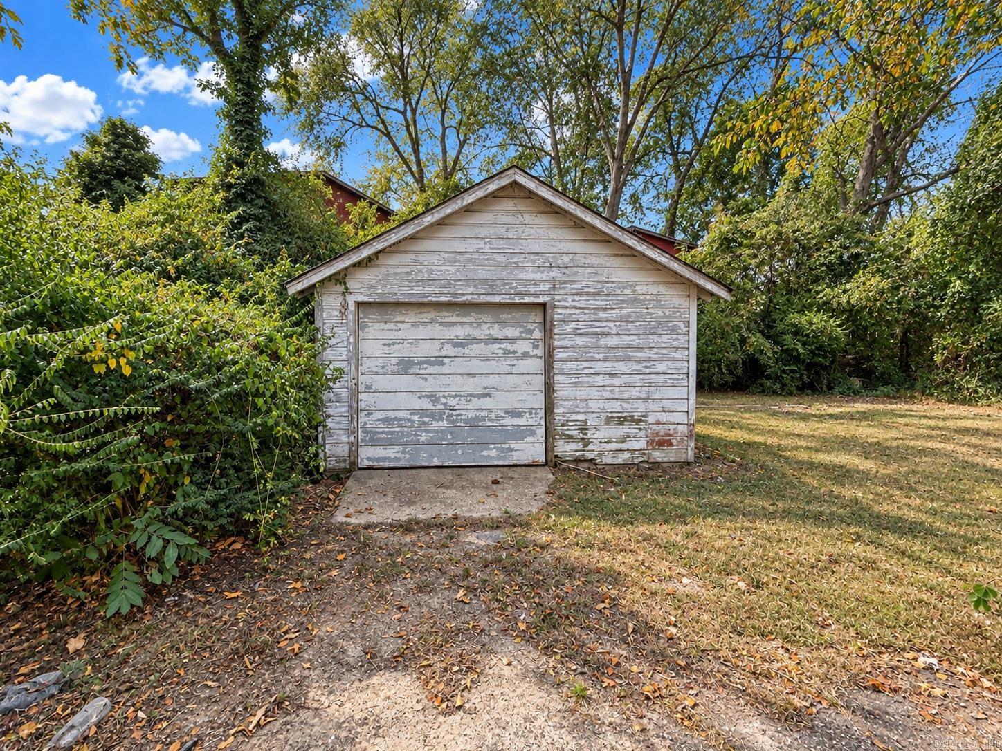 1007 Haddock Street Property Photo 13