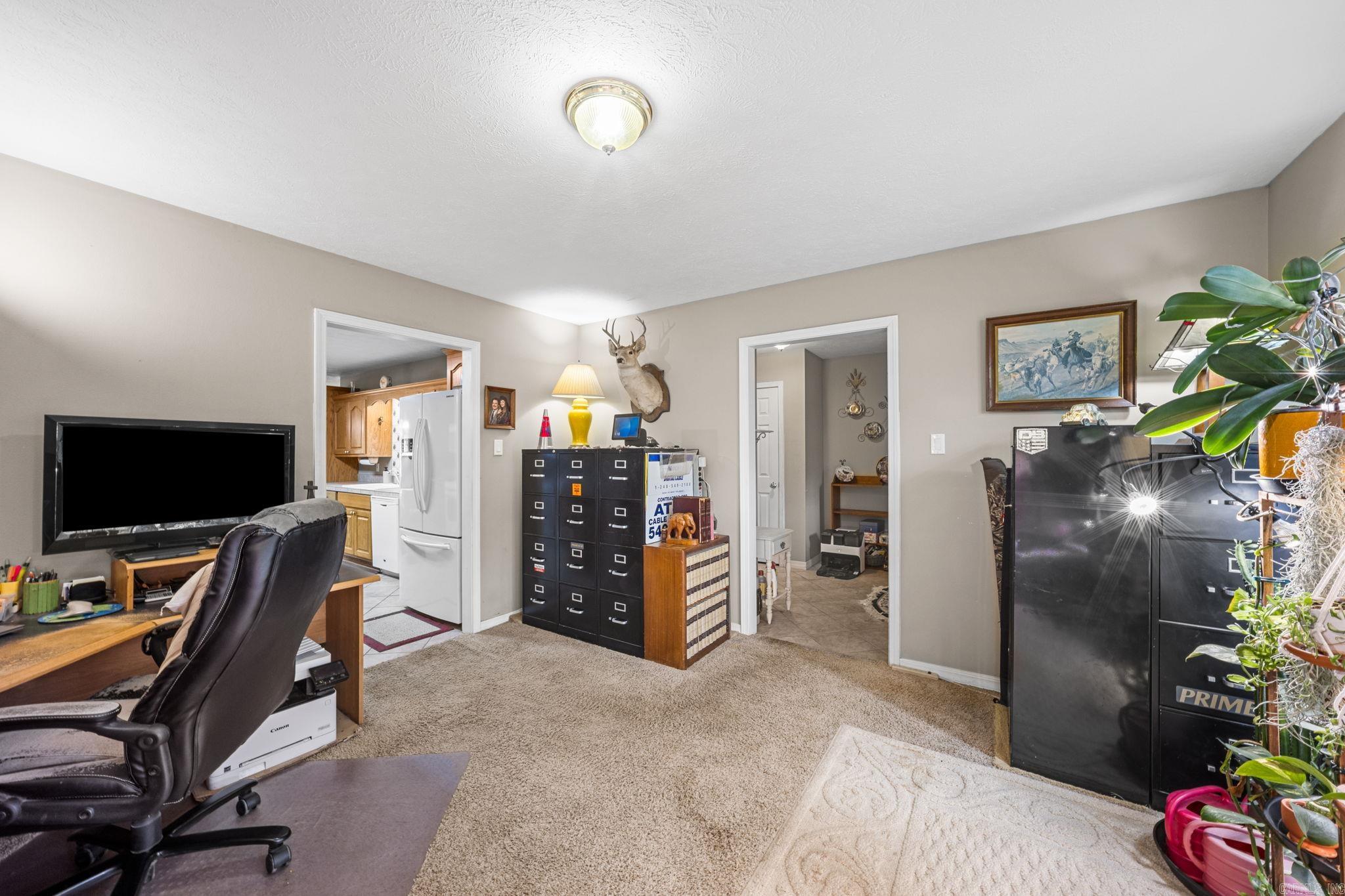 33 E Lewisburg Property Photo 7