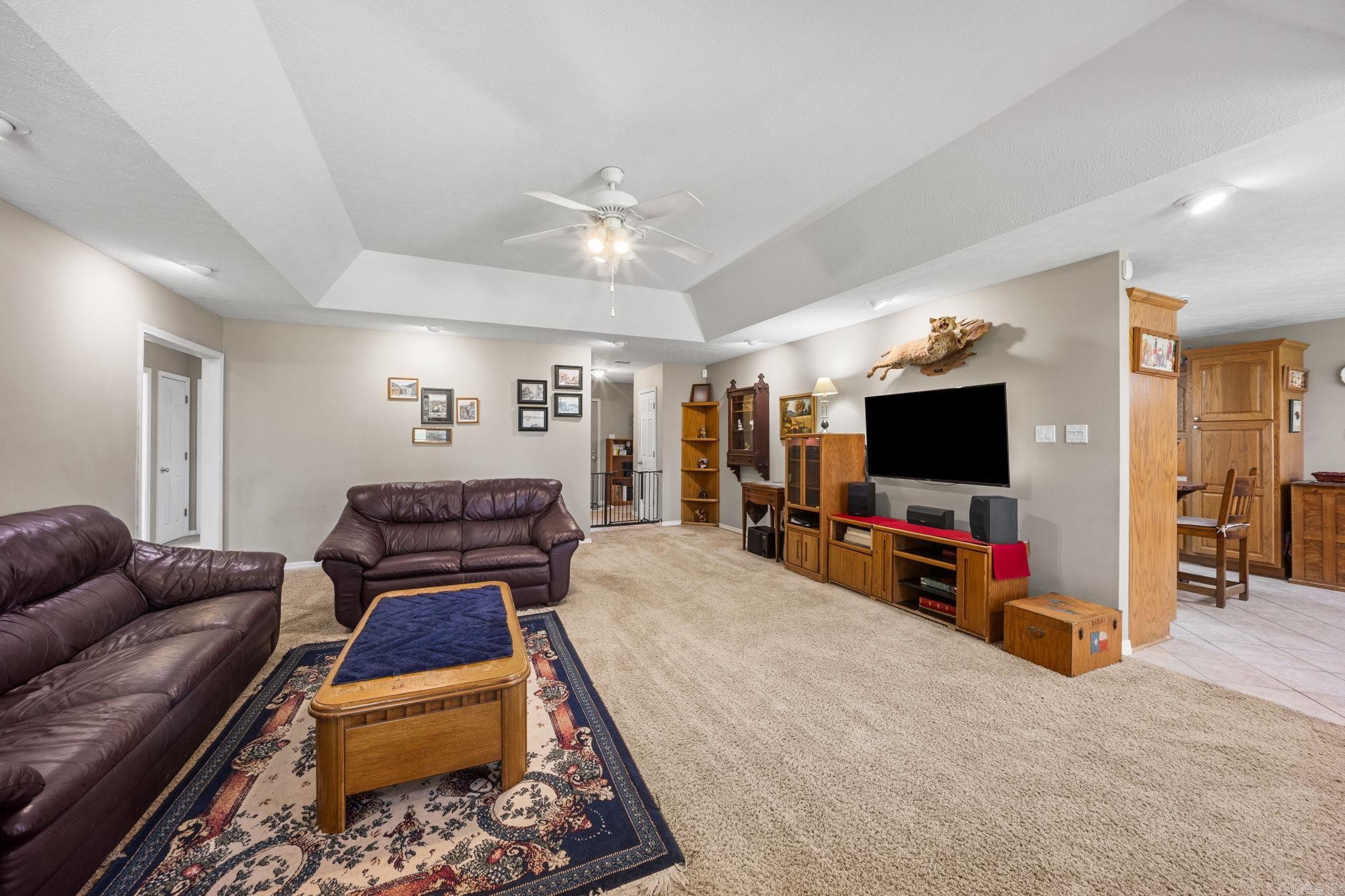 33 E Lewisburg Property Photo 8