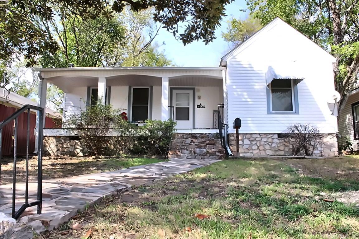 302 Alcorn Street Property Photo 1