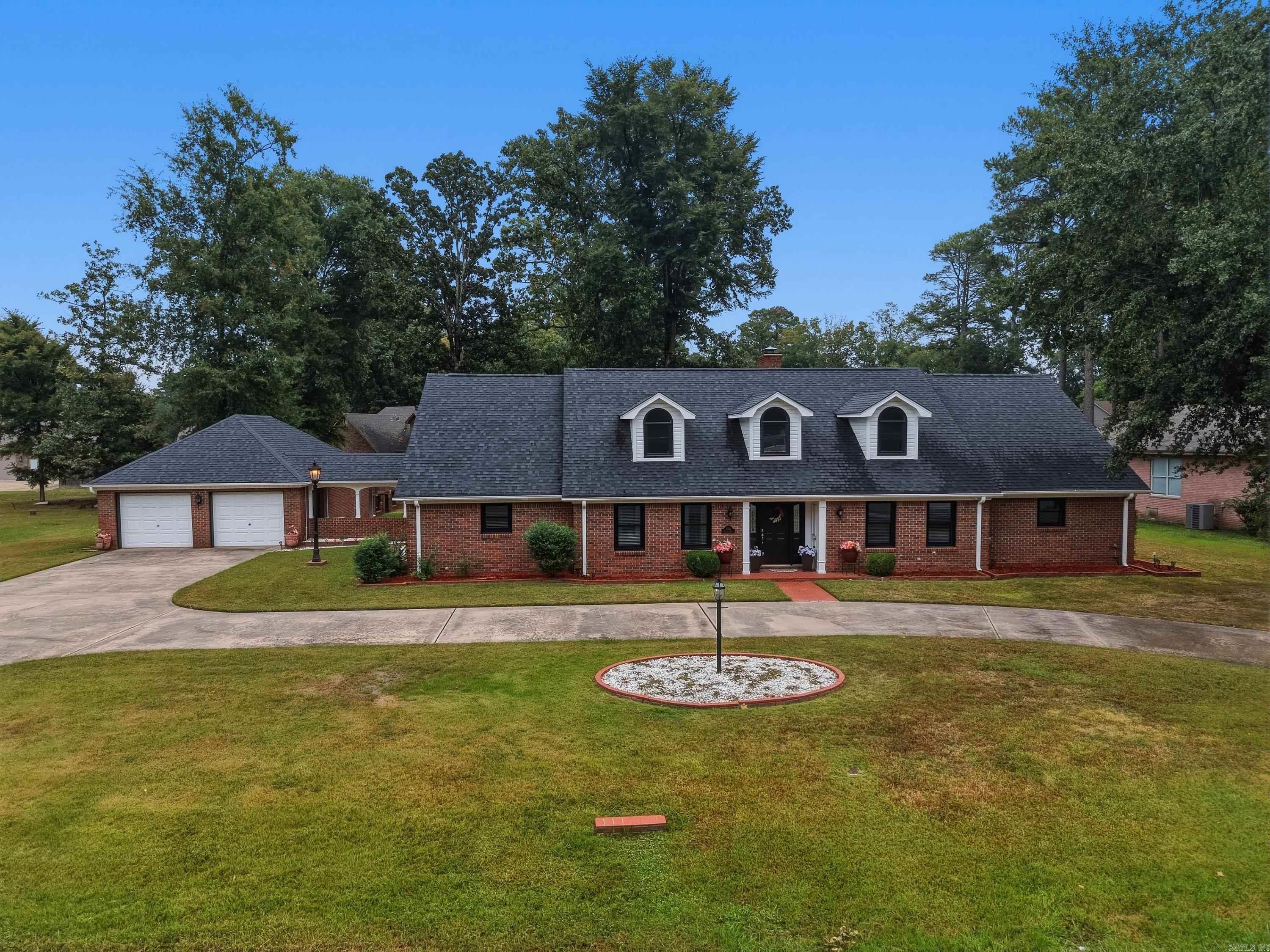 7303 Rosswood Road Property Photo 1