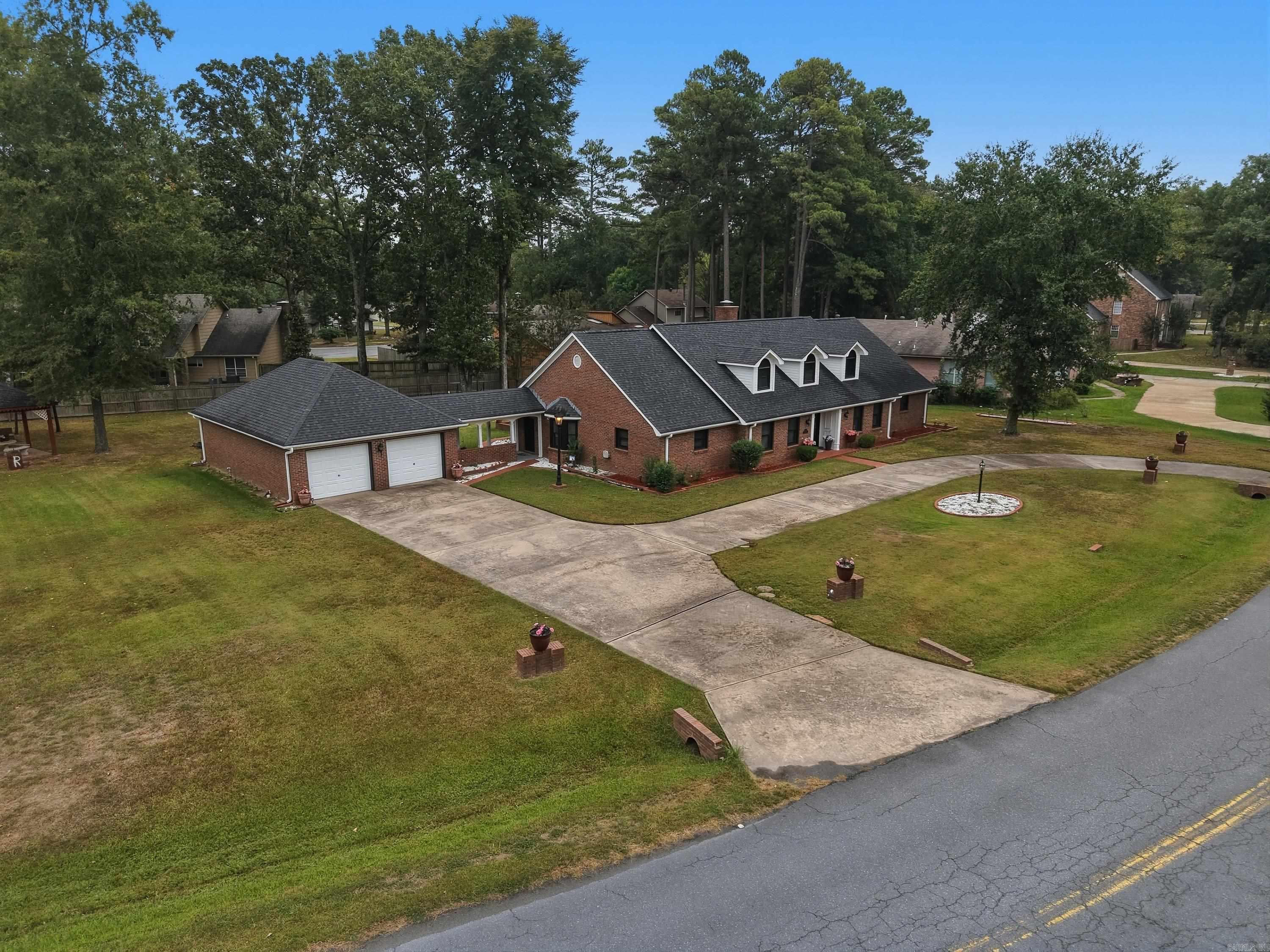 7303 Rosswood Road Property Photo 3