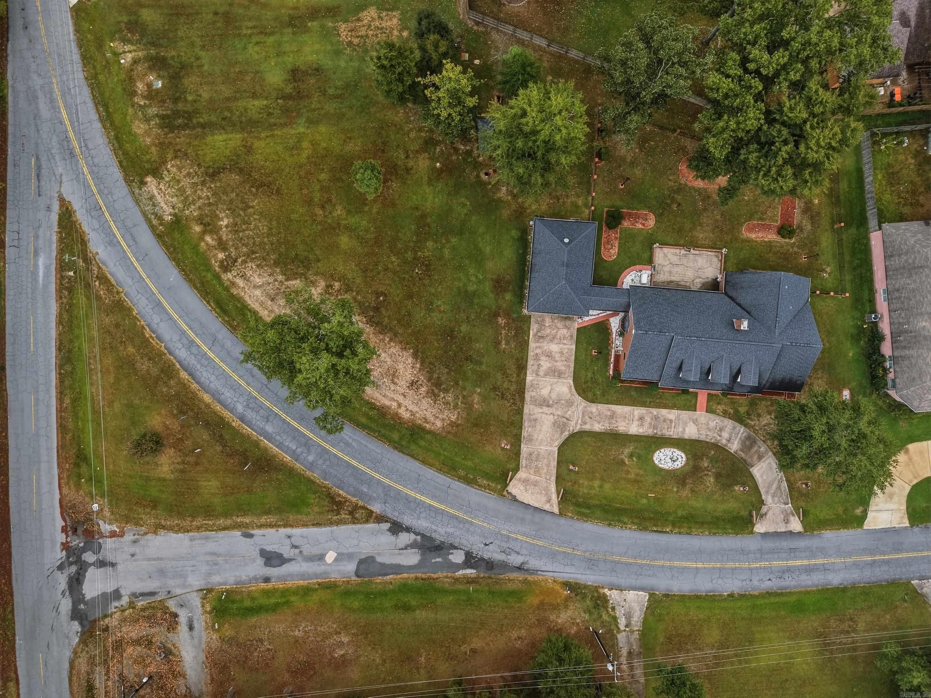 7303 Rosswood Road Property Photo 4
