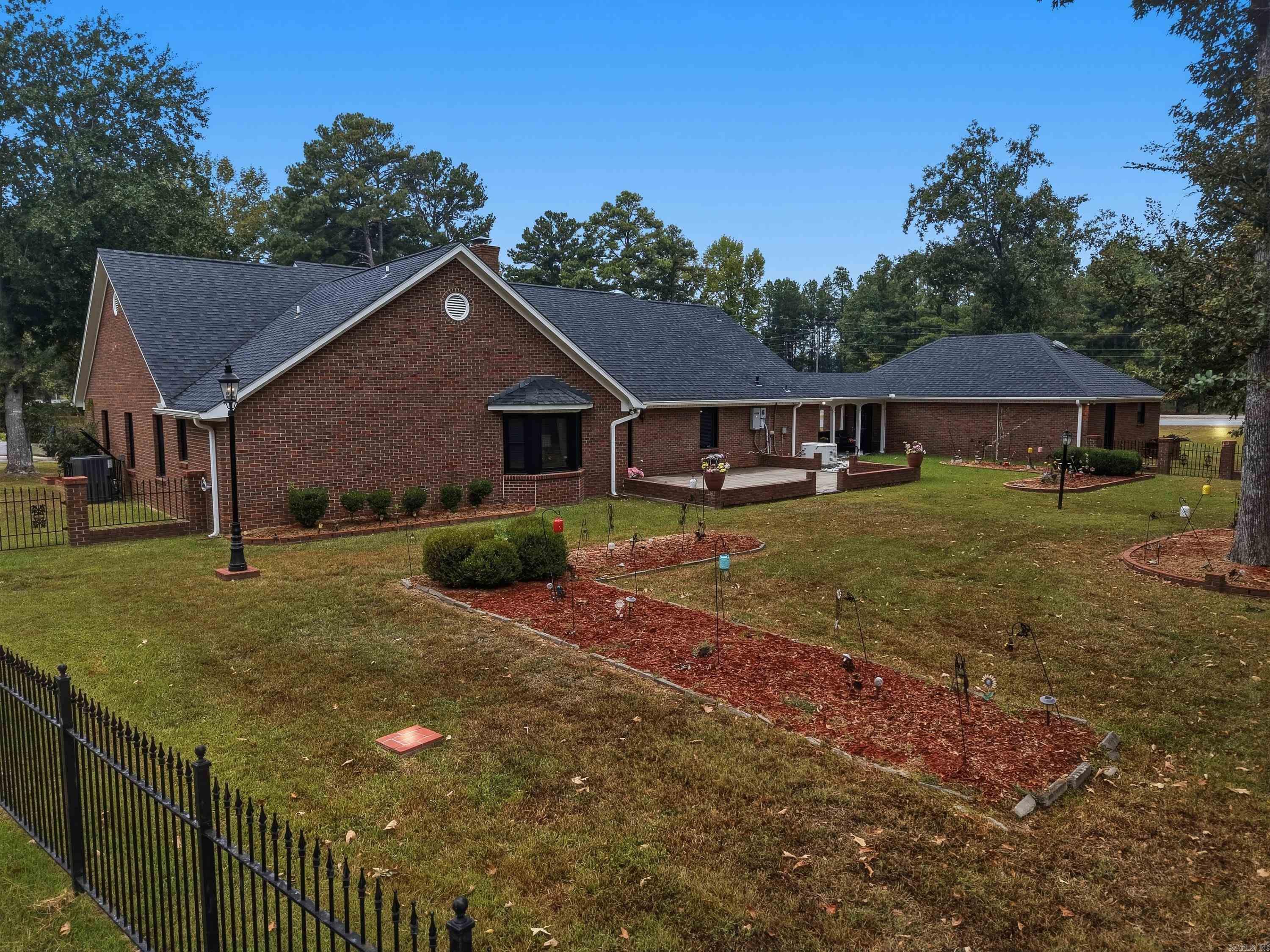 7303 Rosswood Road Property Photo 10