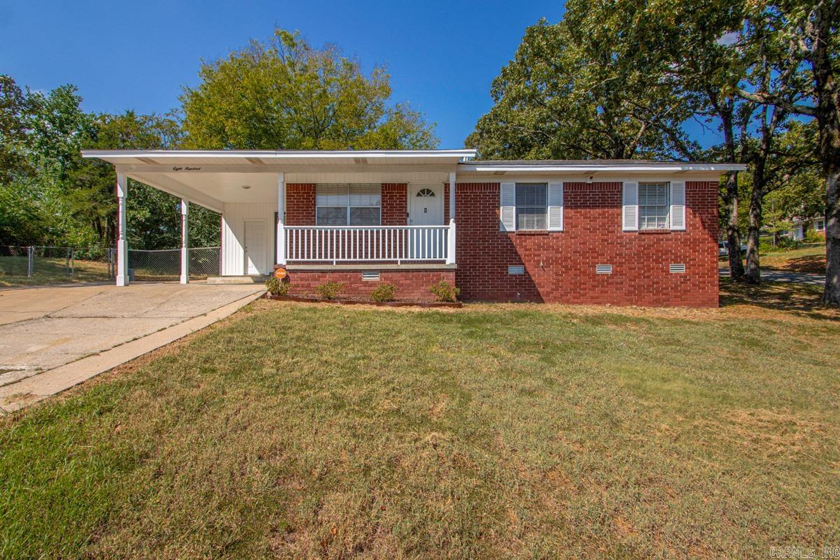 800 Buttercup Circle Property Photo 1