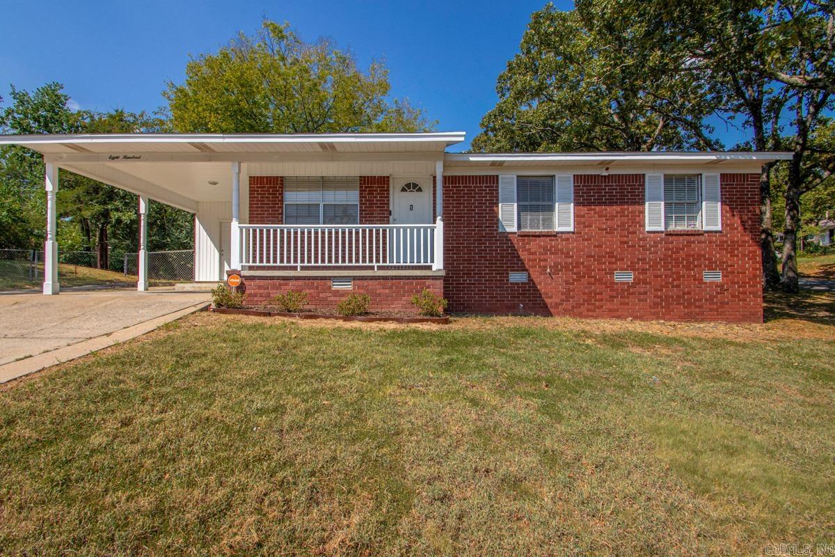 800 Buttercup Circle Property Photo 2