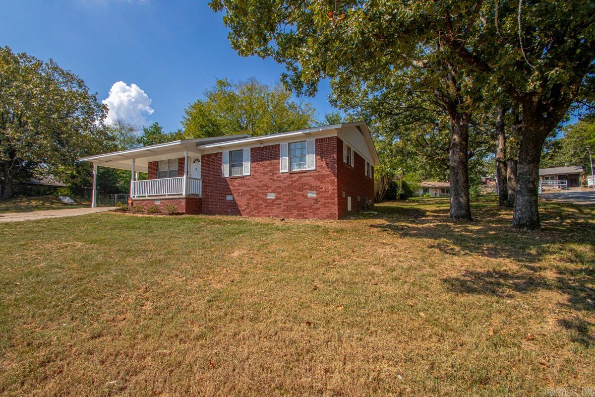 800 Buttercup Circle Property Photo 3