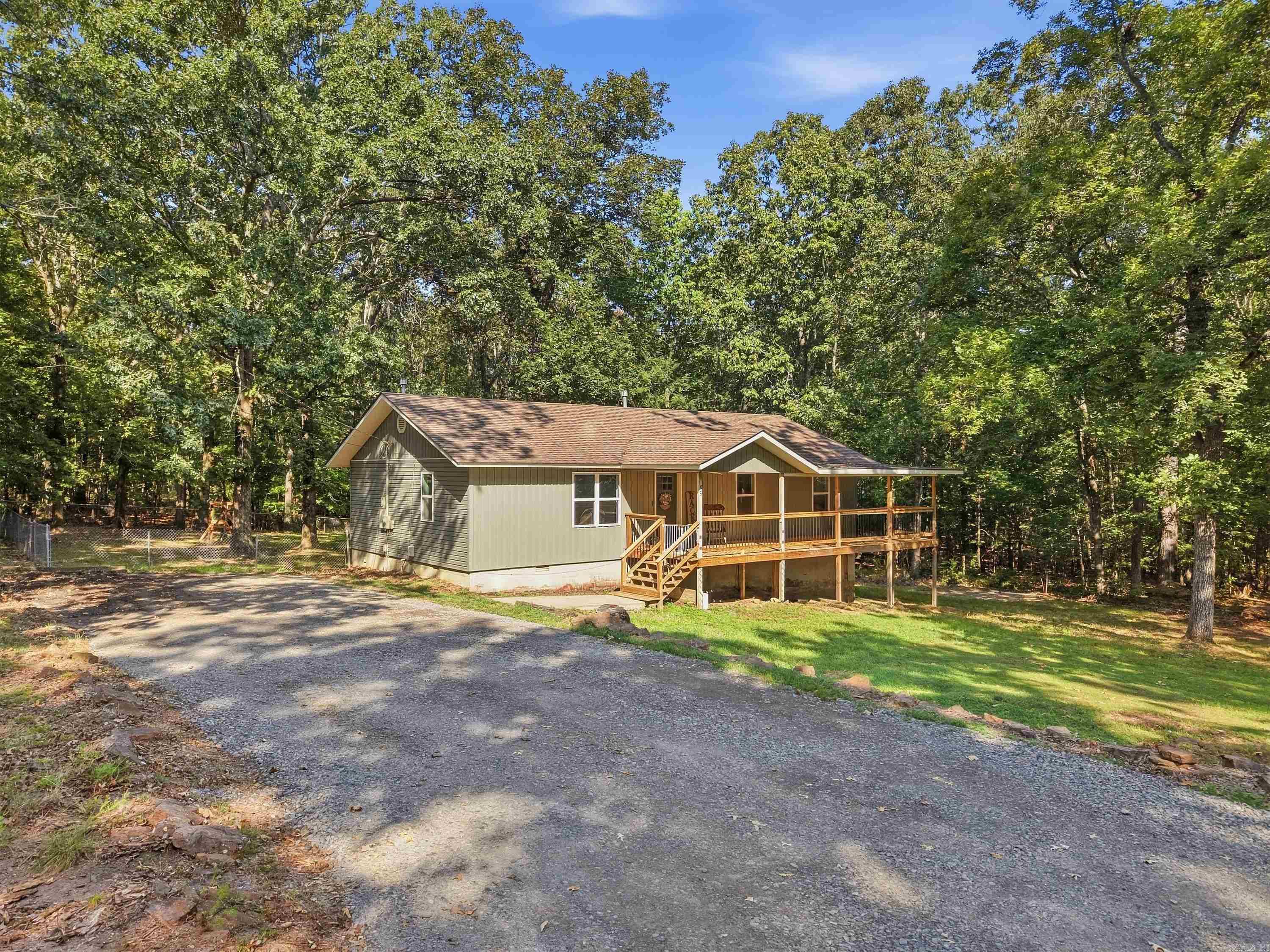 55 Woodland Cove Dr Property Photo 1
