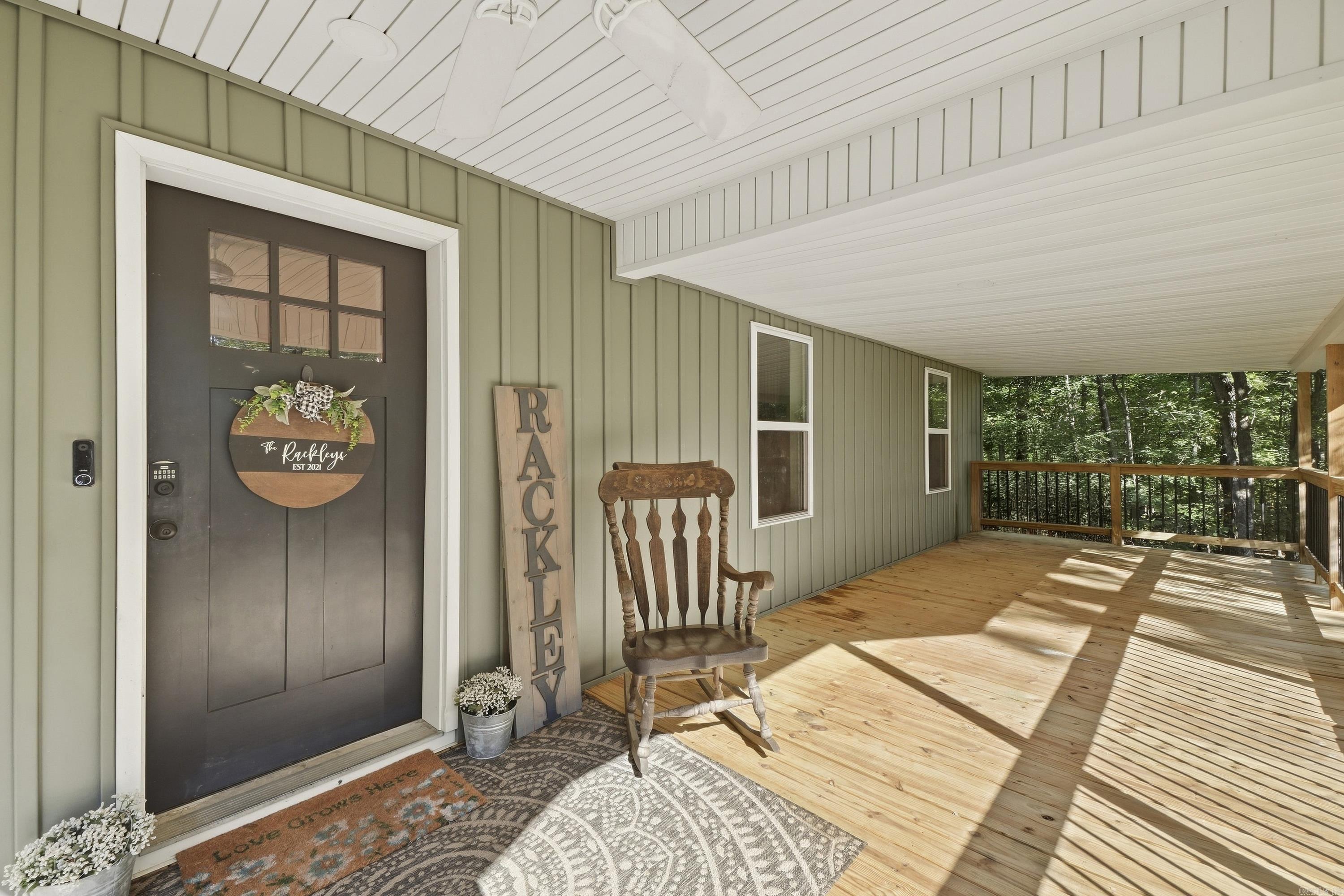 55 Woodland Cove Dr Property Photo 6