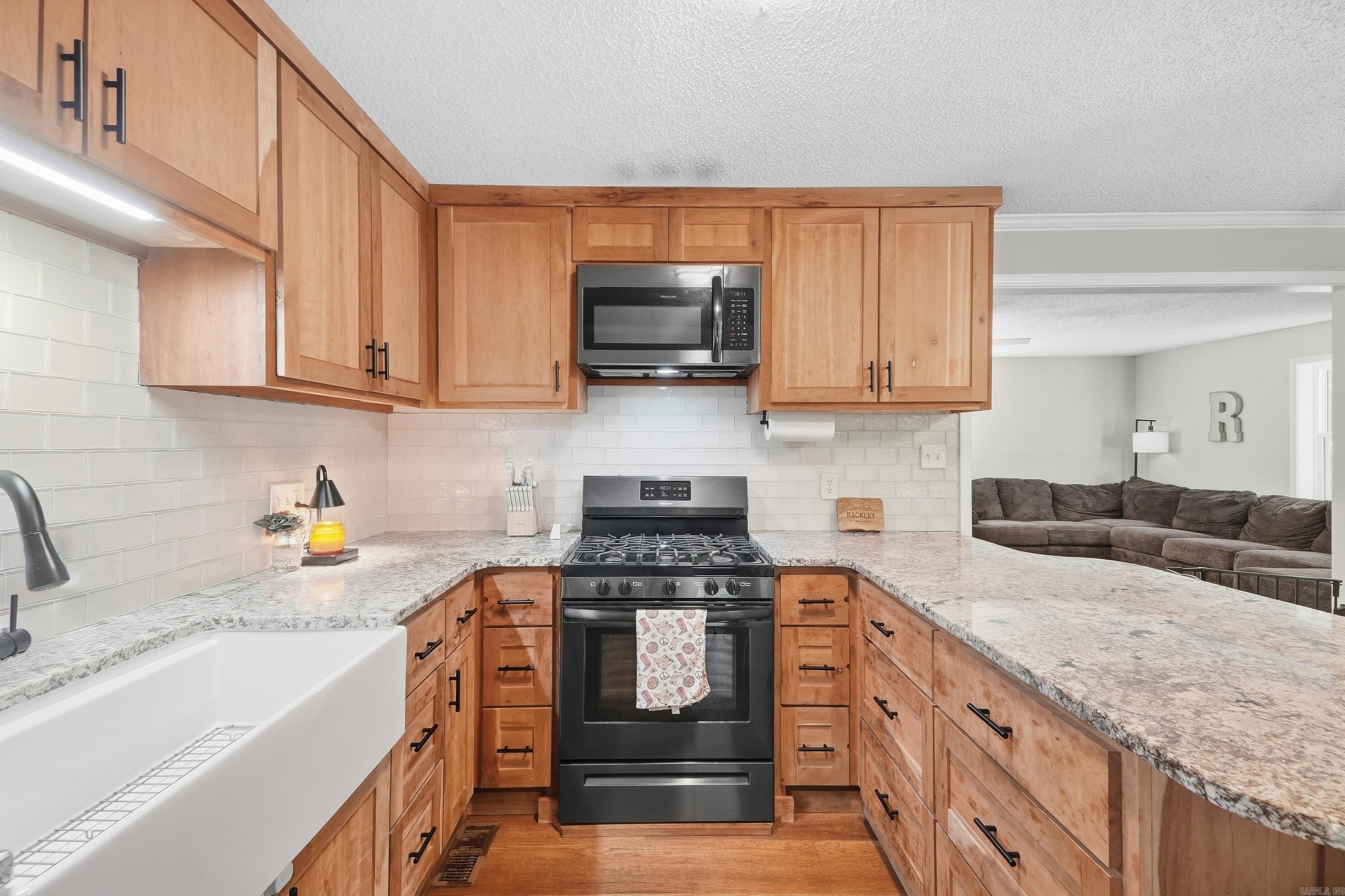 55 Woodland Cove Dr Property Photo 12