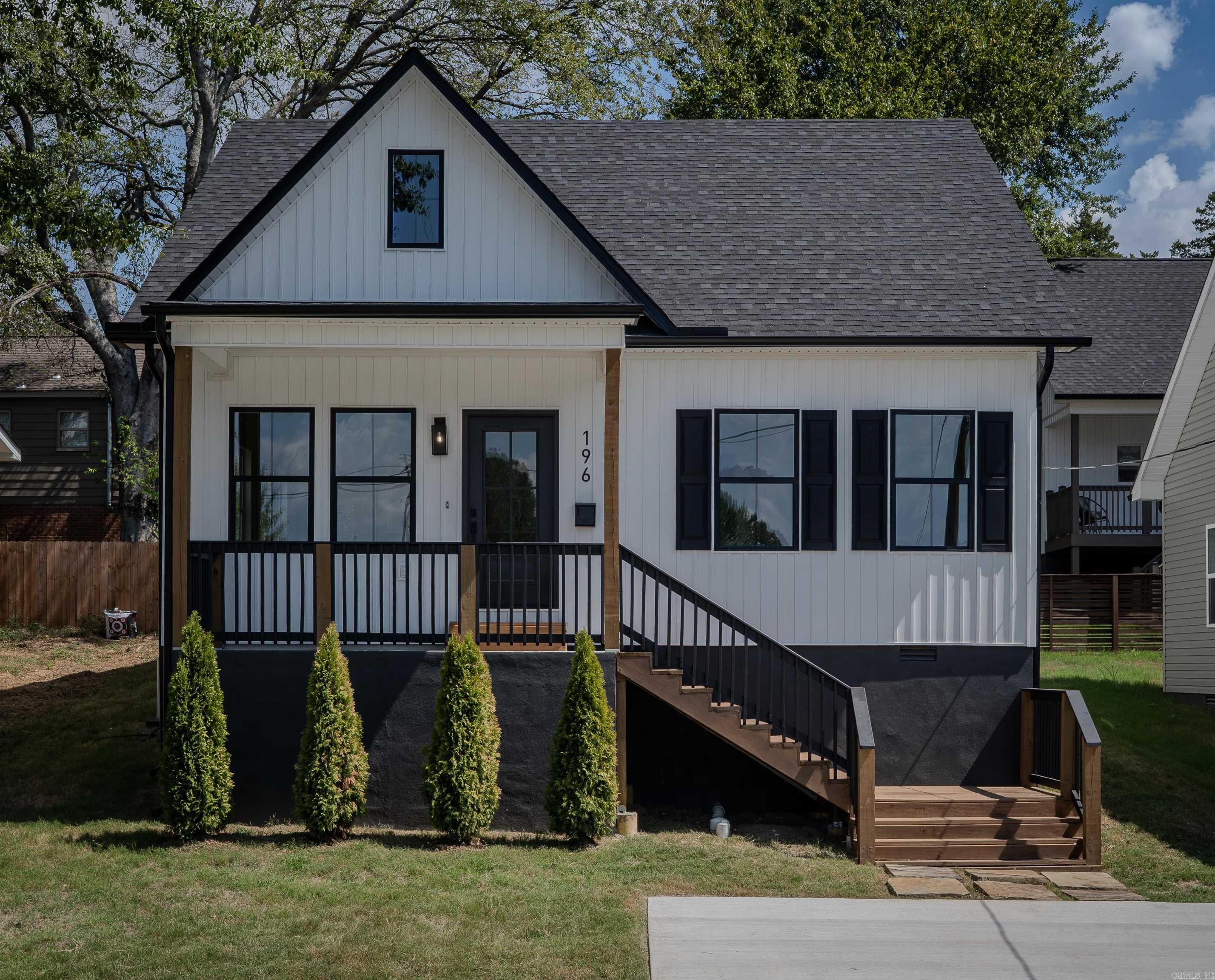 196 Pearson Street Property Photo 1