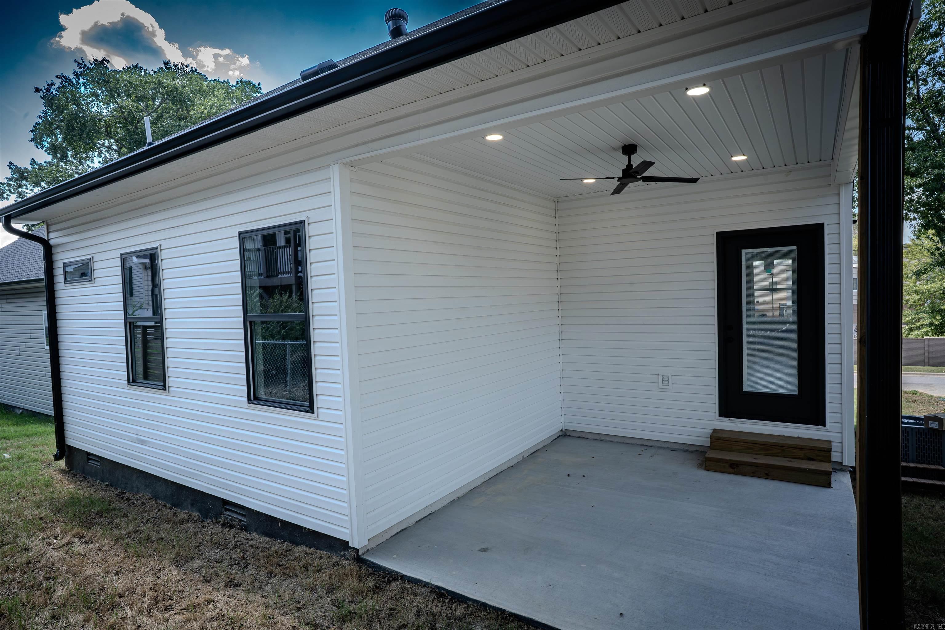 196 Pearson Street Property Photo 6