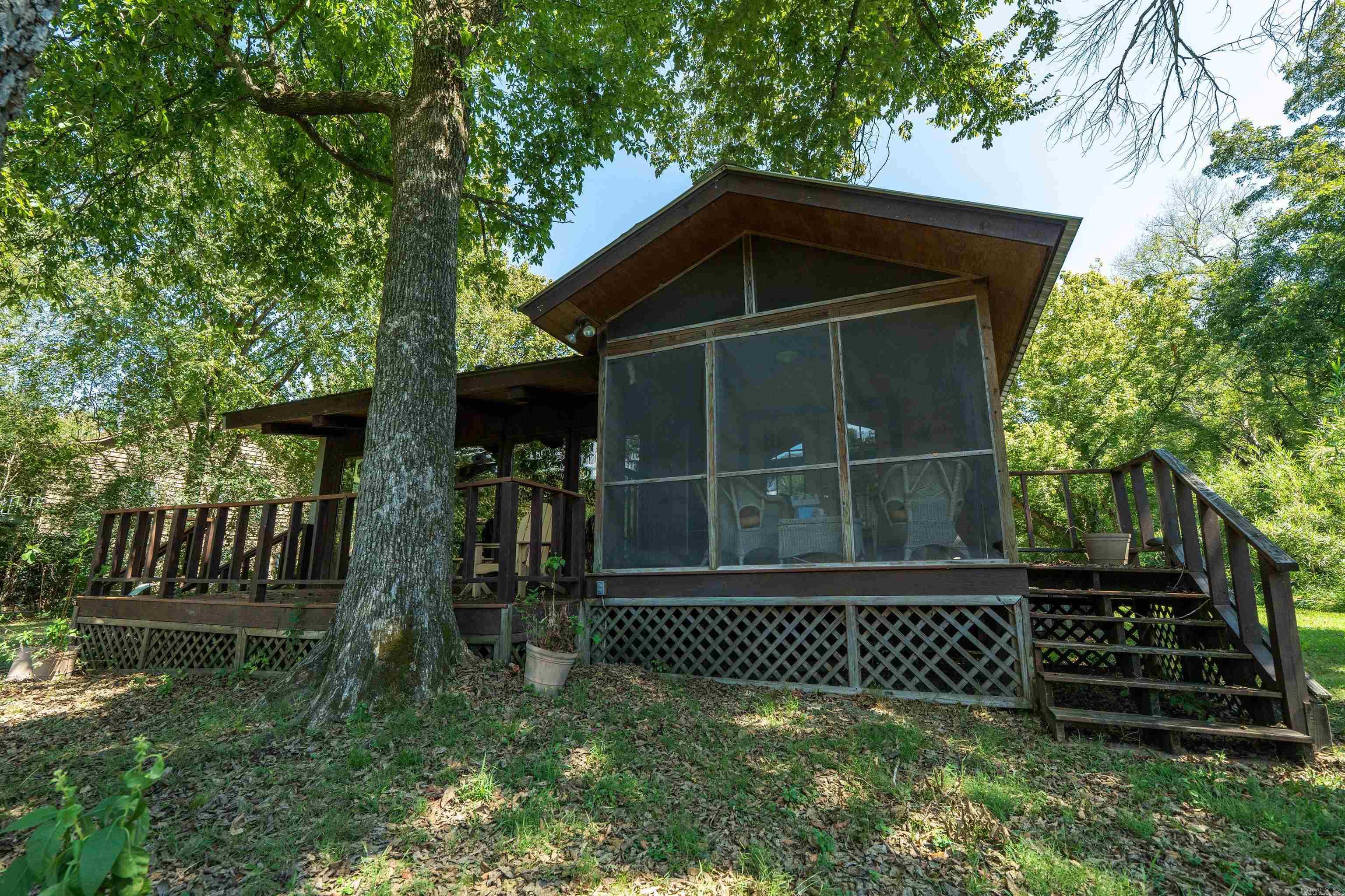489 River Drive Property Photo 23
