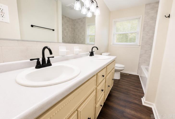 1804 Deerwood Drive Property Photo 9