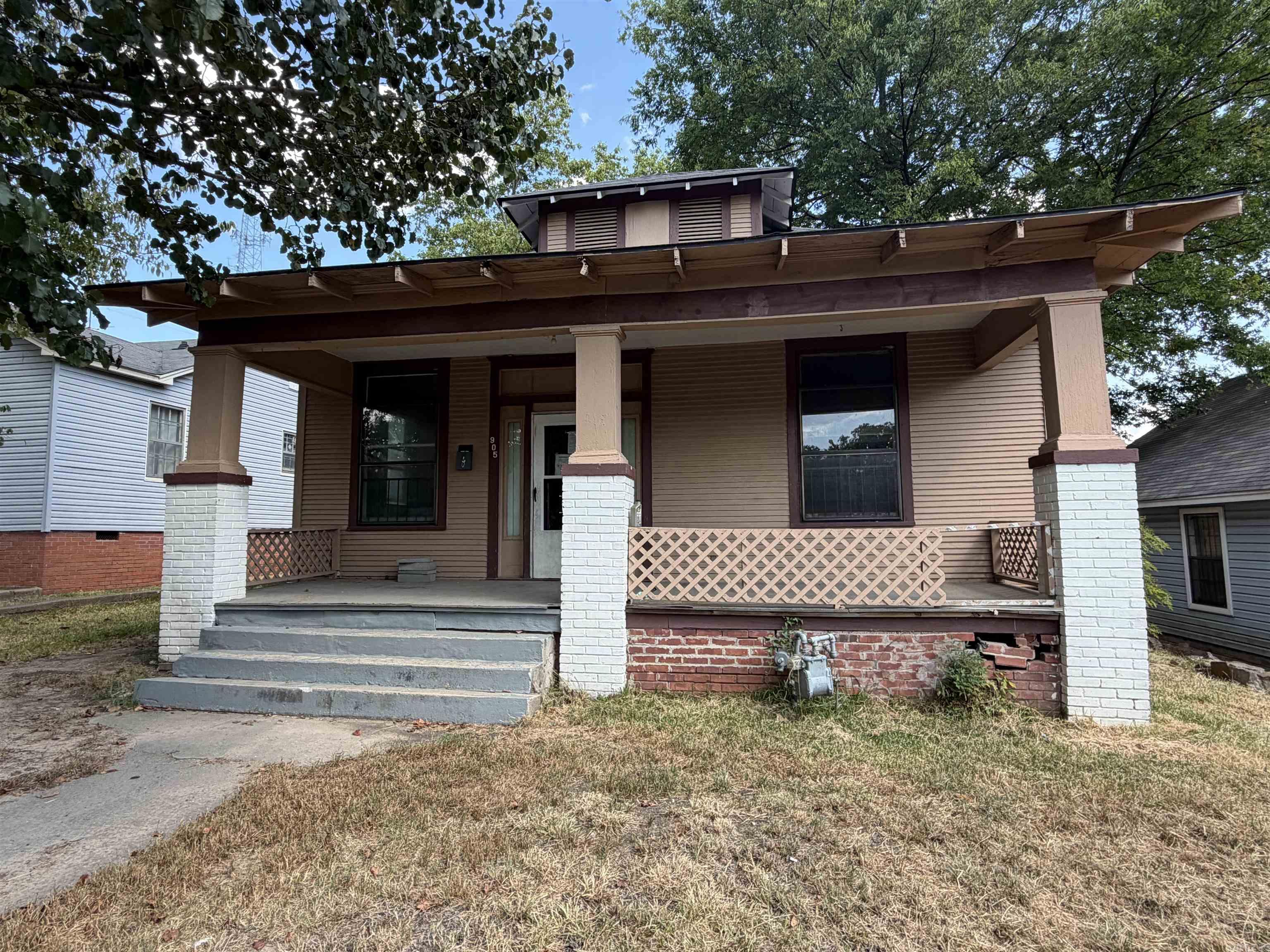 905 Lewis Street Property Photo 1
